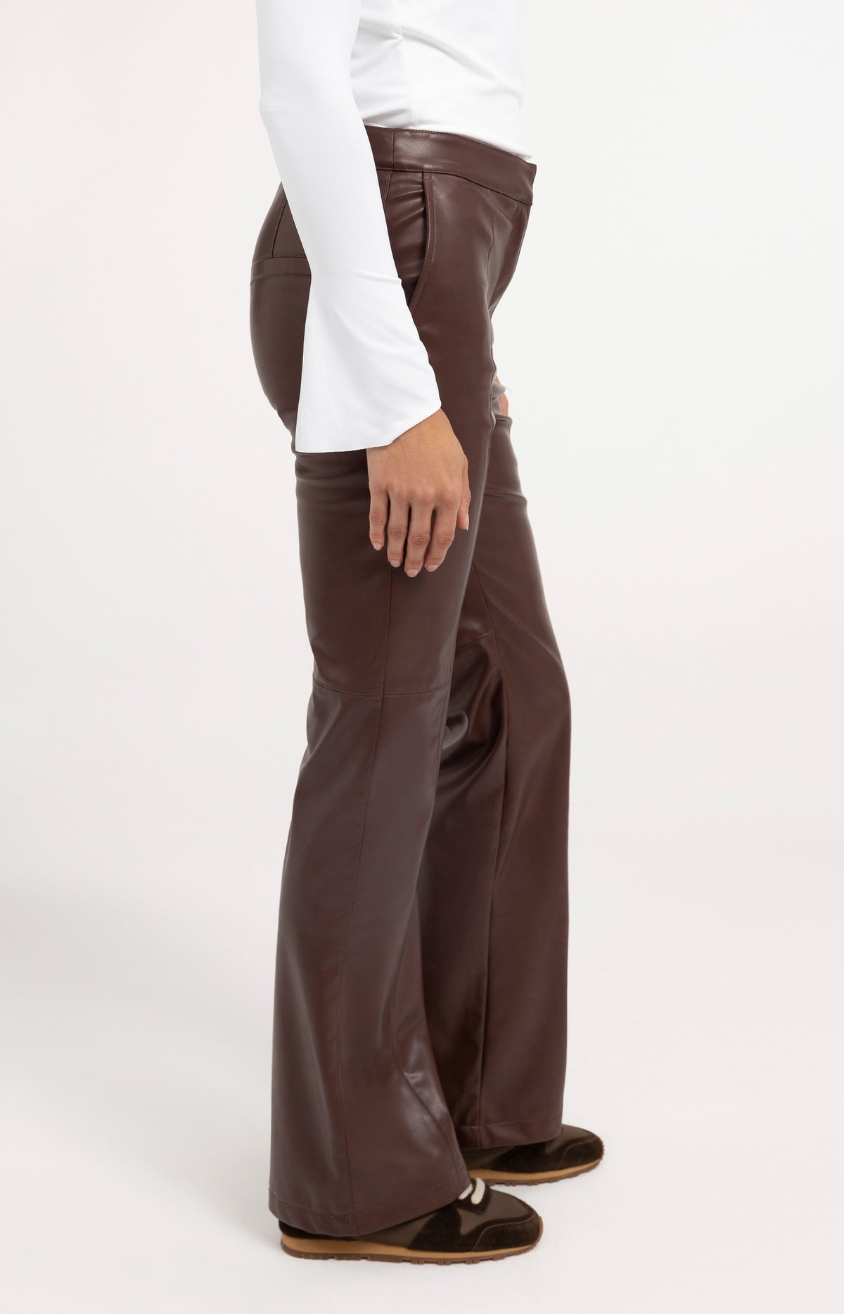 Pantalon simili cuir stretch évasé - Bitter Chocolate Red
