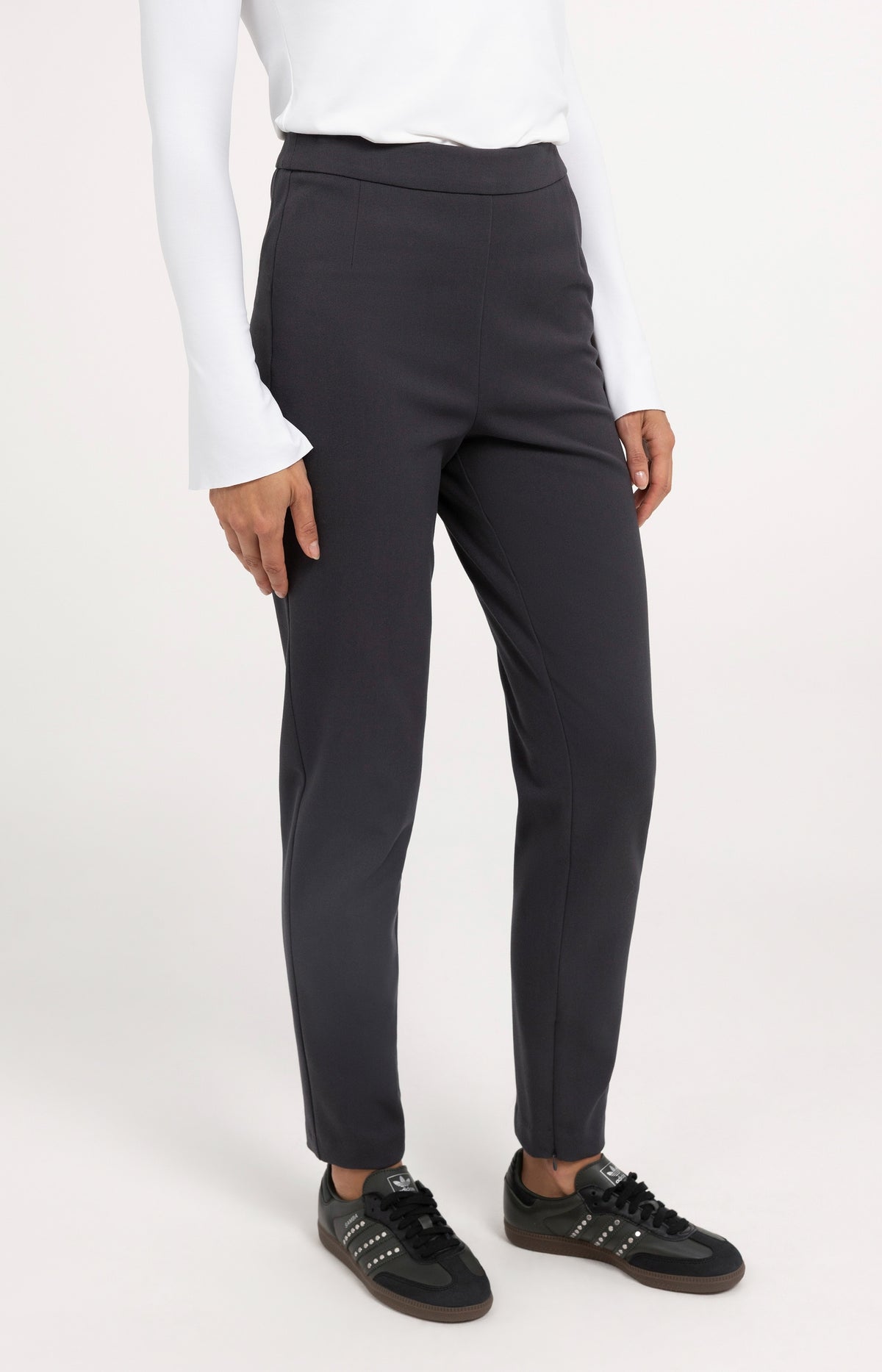 Stretch treggings with zip detail at hems