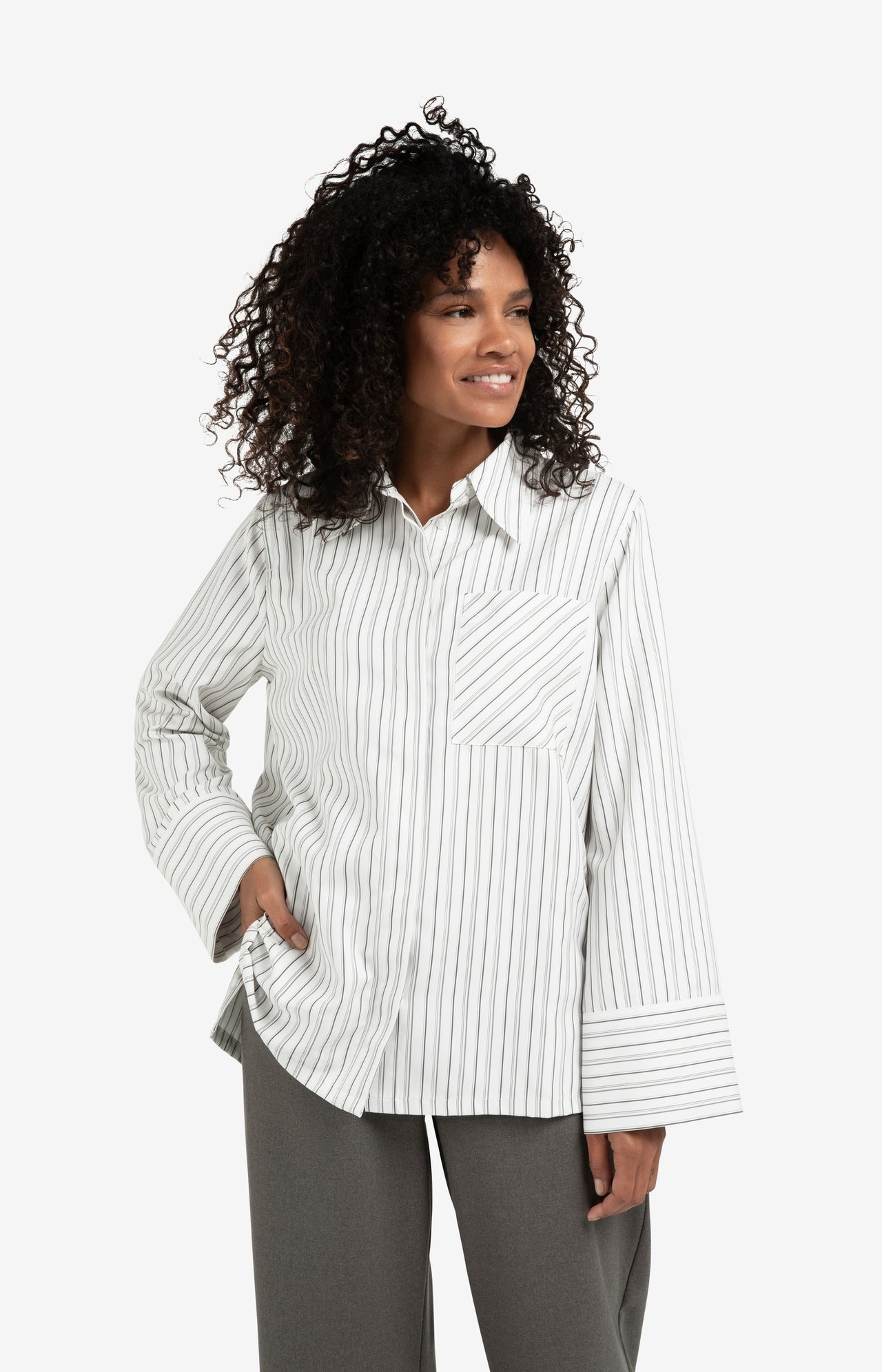 Striped oversized blouse with long sleeves