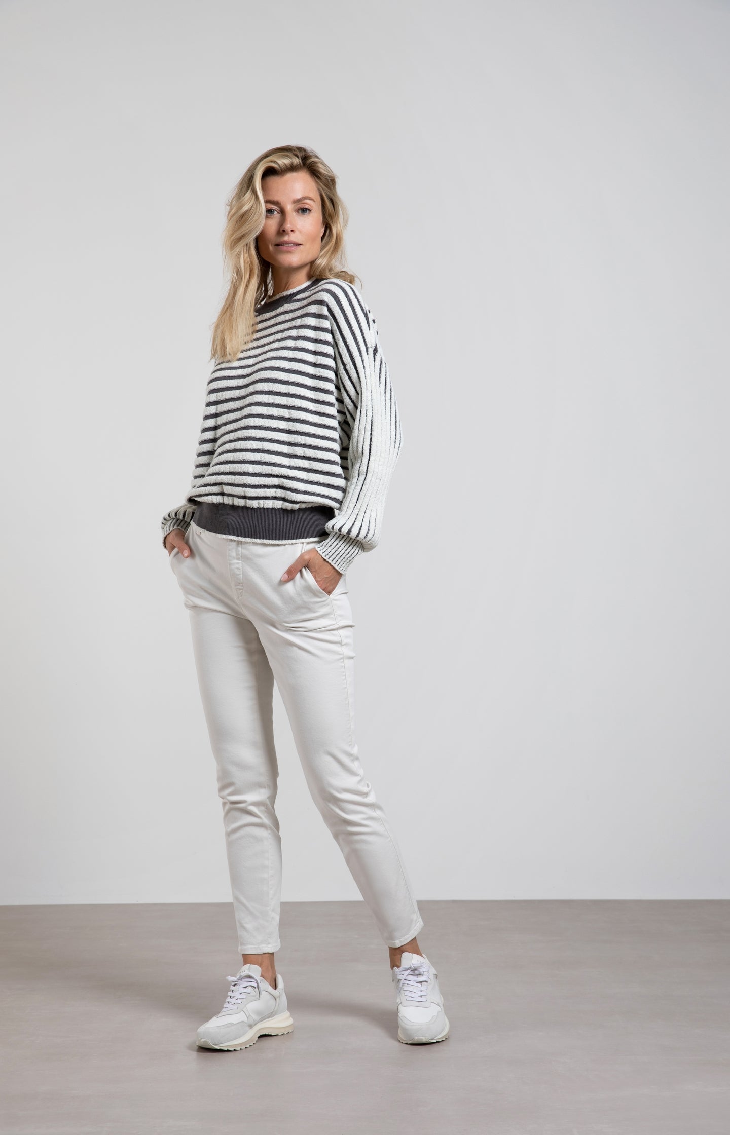 Striped sweater with crewneck, long sleeves and frayed seams - Type: lookbook