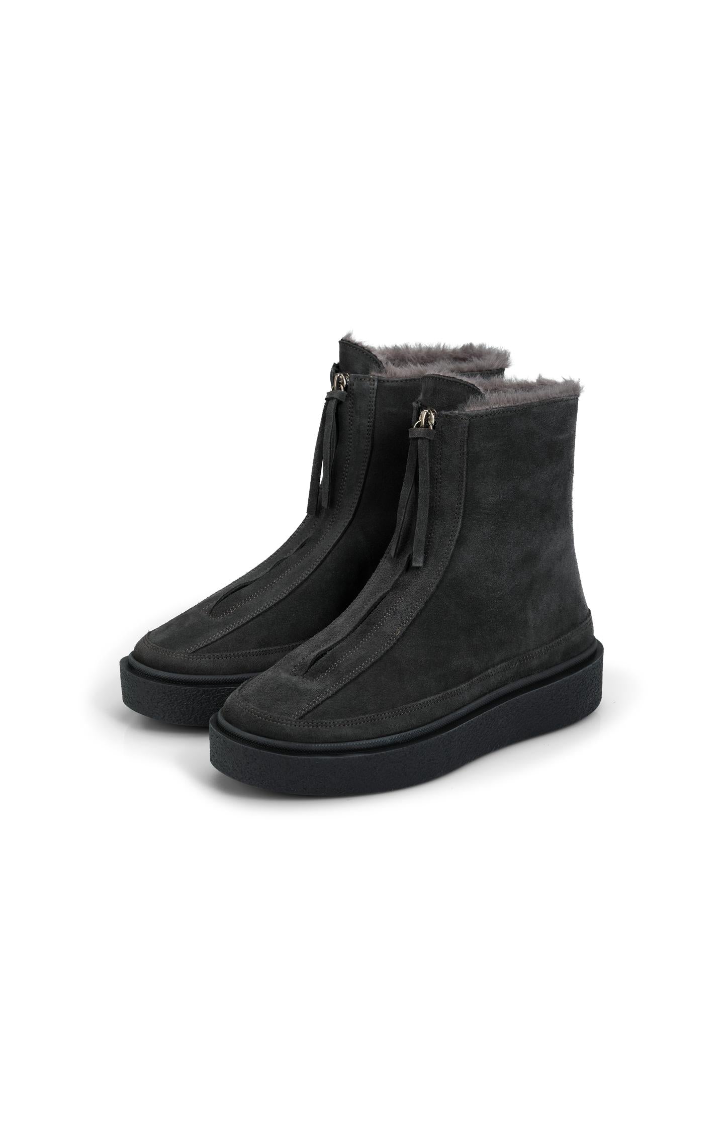 Suede ankle boots with zip and soft lining