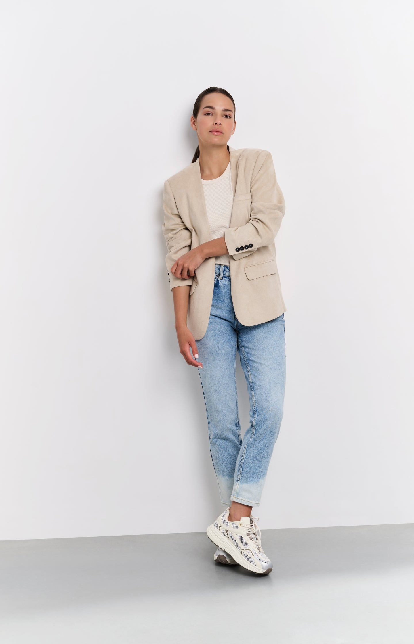 Suedine collarless blazer with regular fit