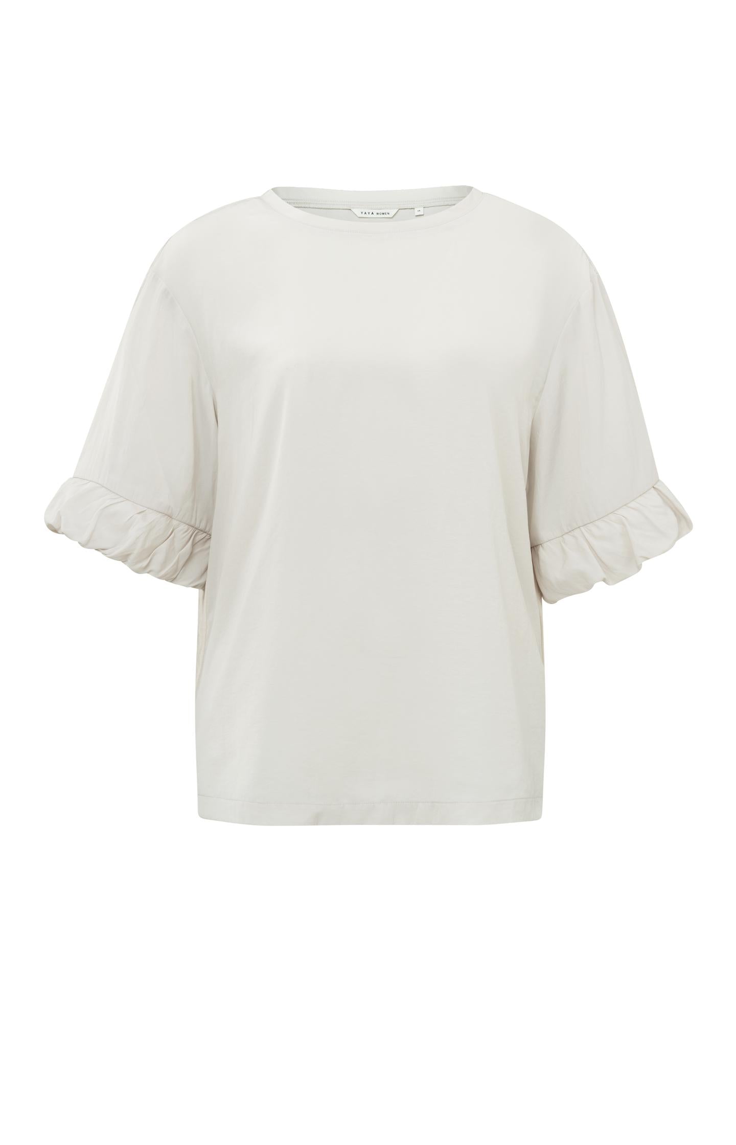 Supple top with round neck and half long sleeves with ruffle - Type: product