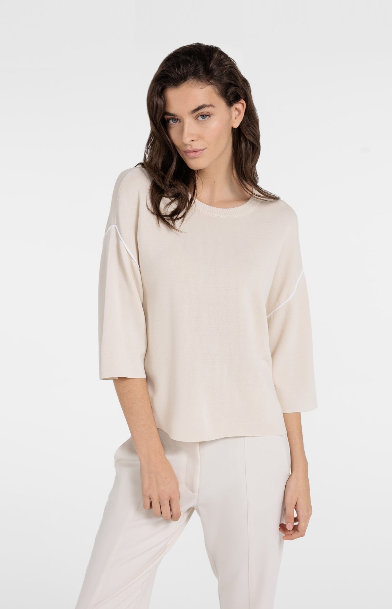 Sweater with 3/4 sleeves and contrasting seams - Type: lookbook