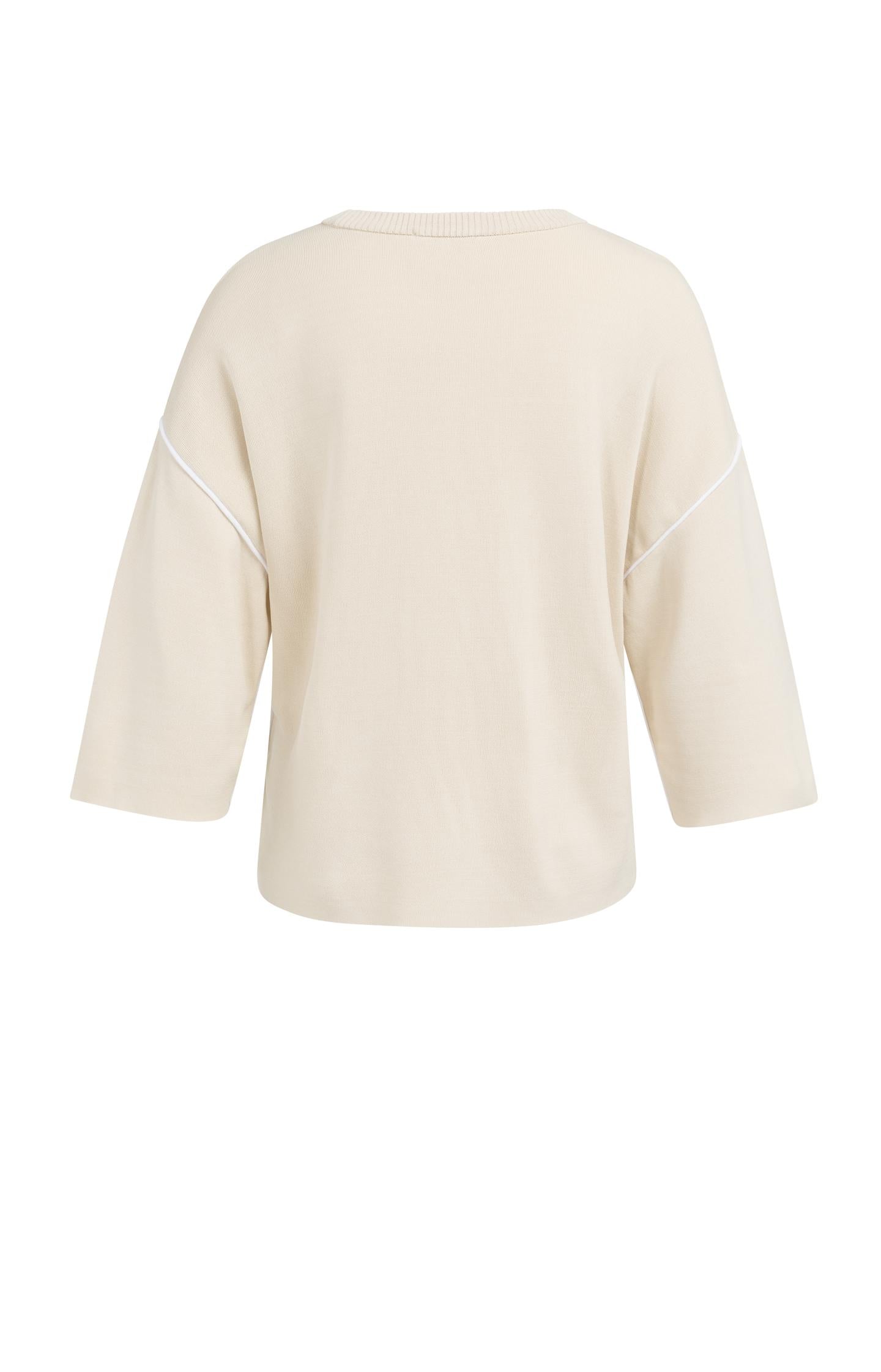 Sweater with 3/4 sleeves and contrasting seams
