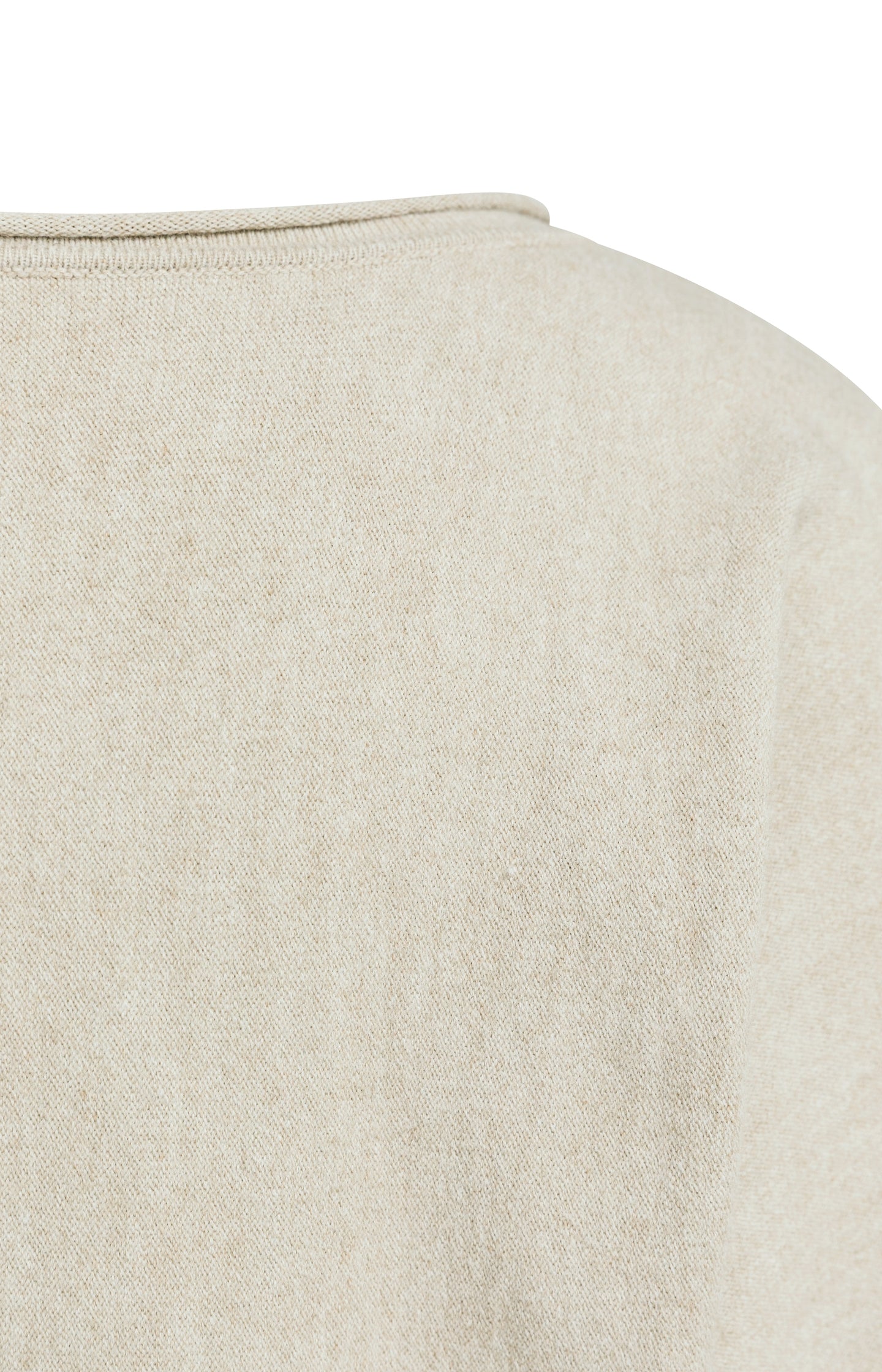 Sweater with boat neckline and long sleeves