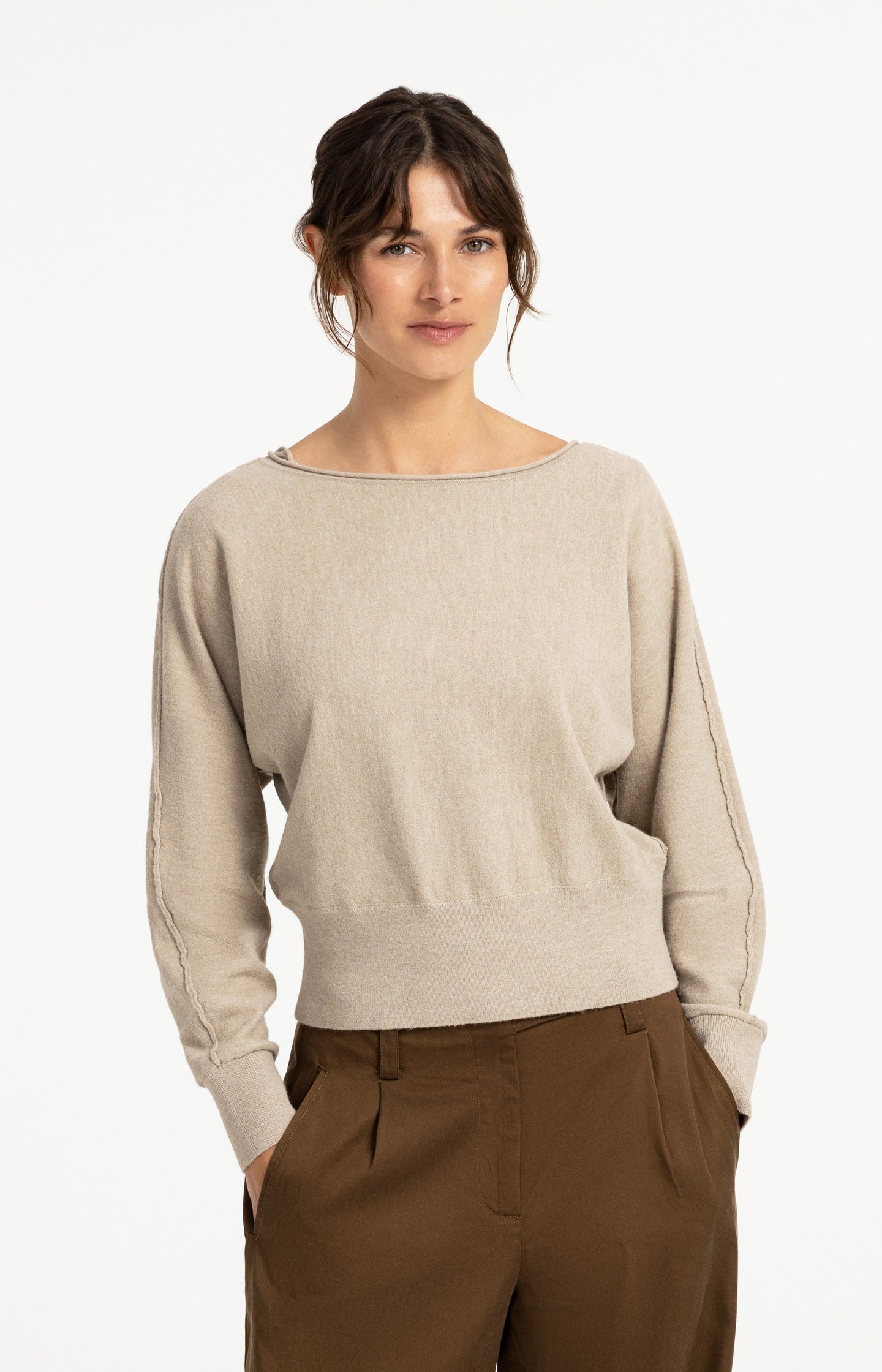 Sweater with boat neckline and long sleeves