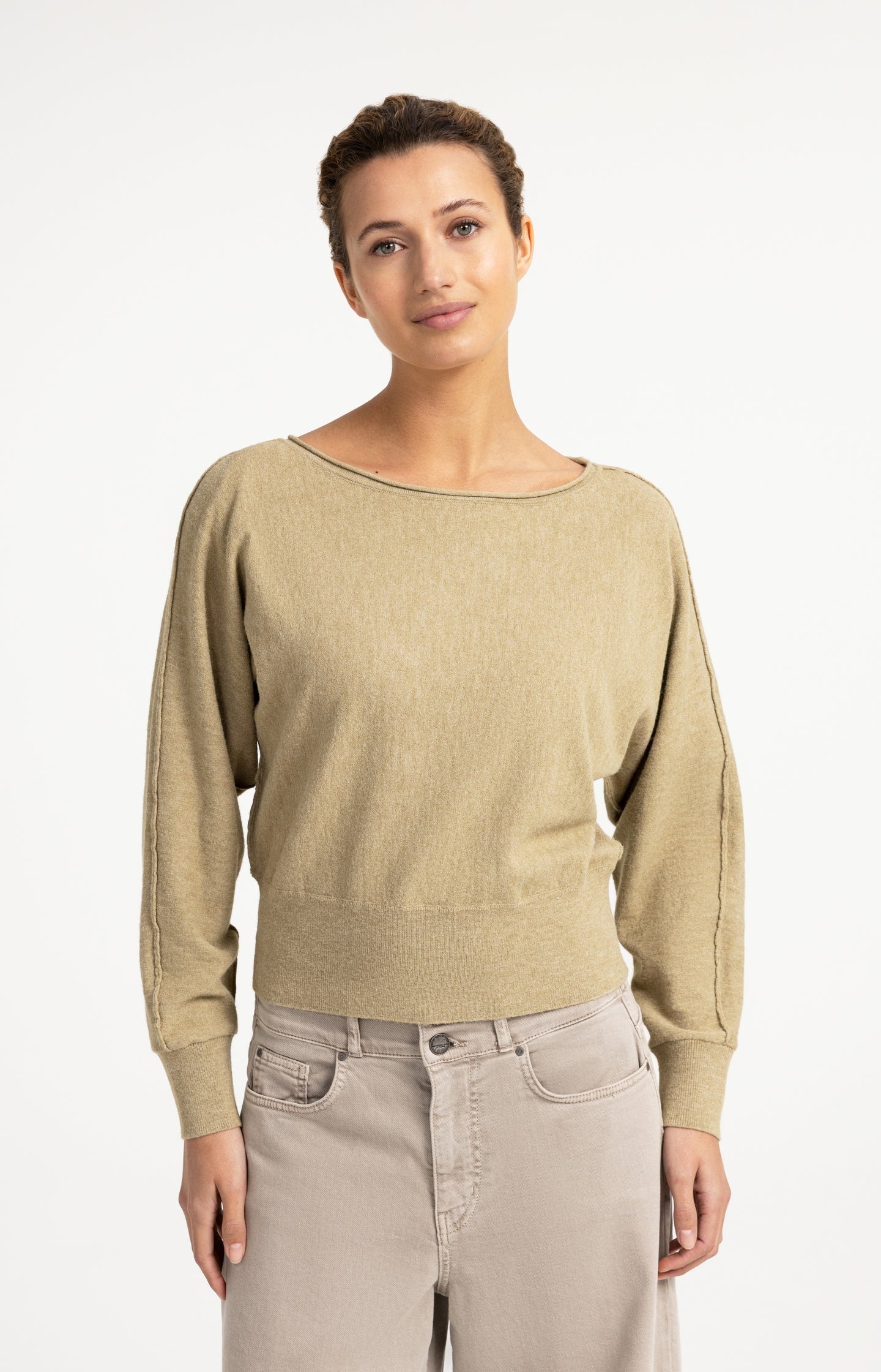 Sweater with boat neckline and long sleeves