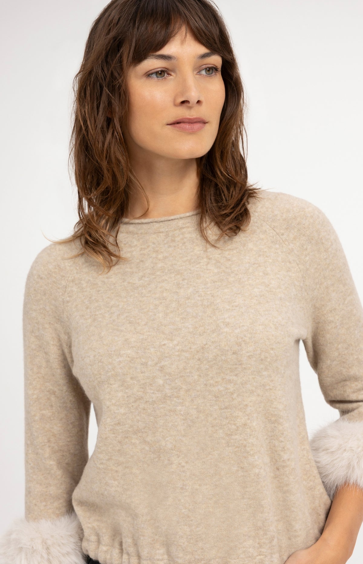 Sweater with detachable faux fur cuffs - Beige