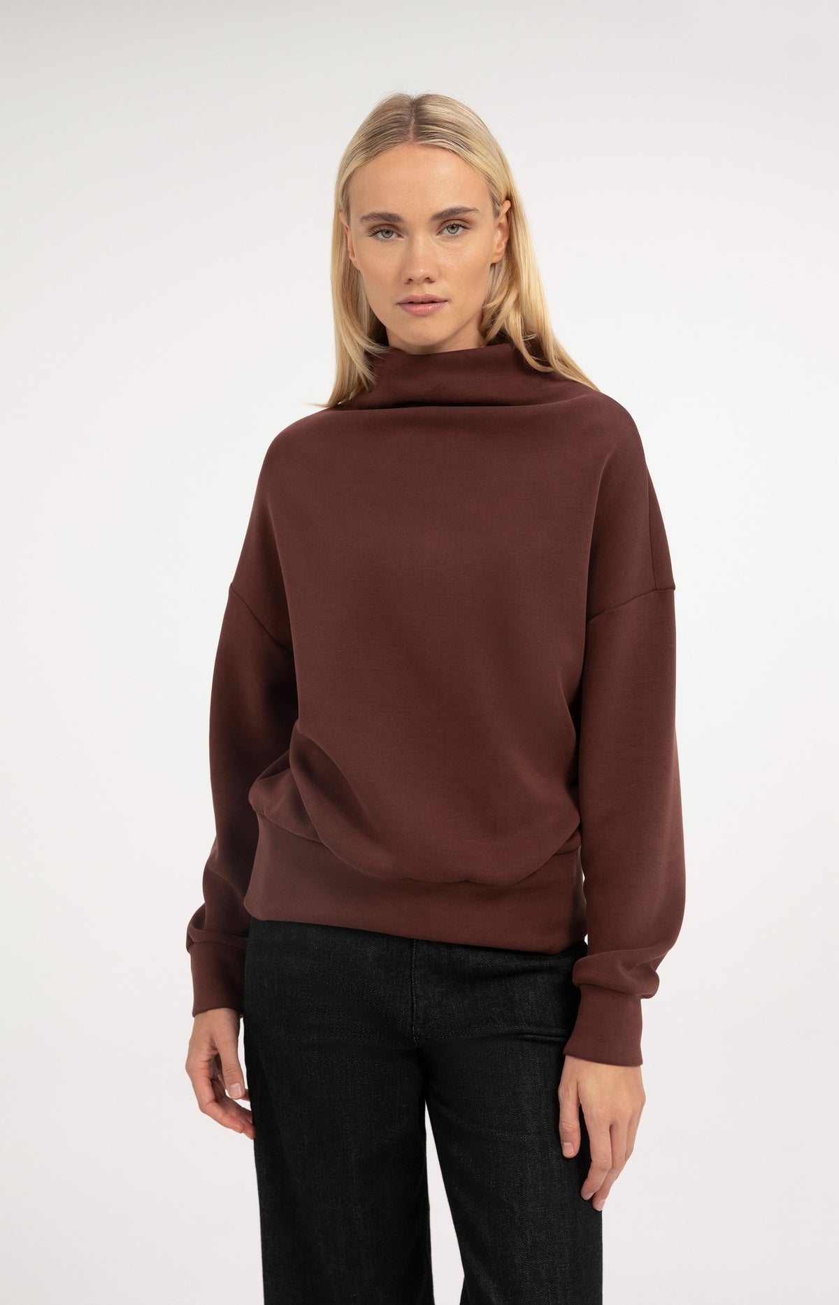 Sweater with draped high neck - Bitter Chocolate Red