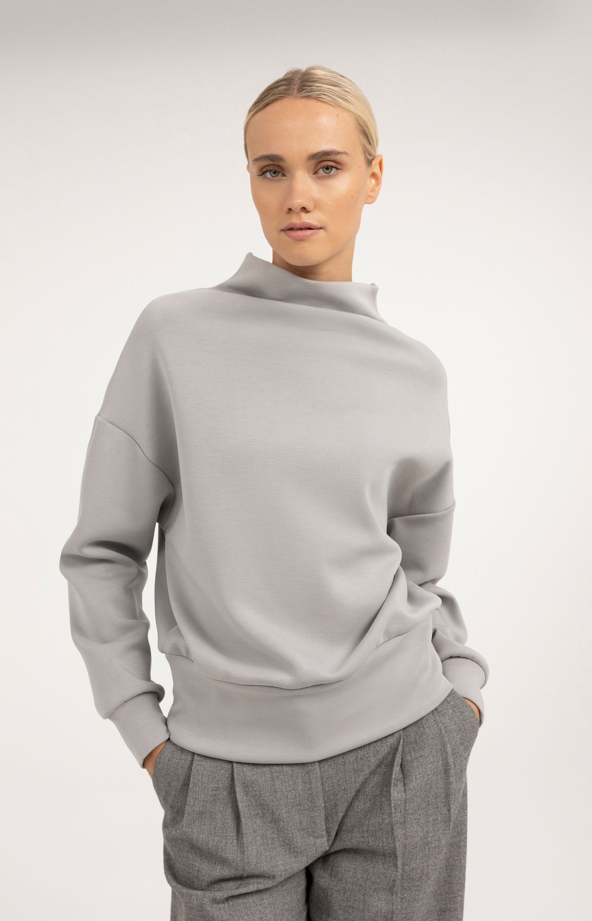 Sweater with draped high neck - Grey
