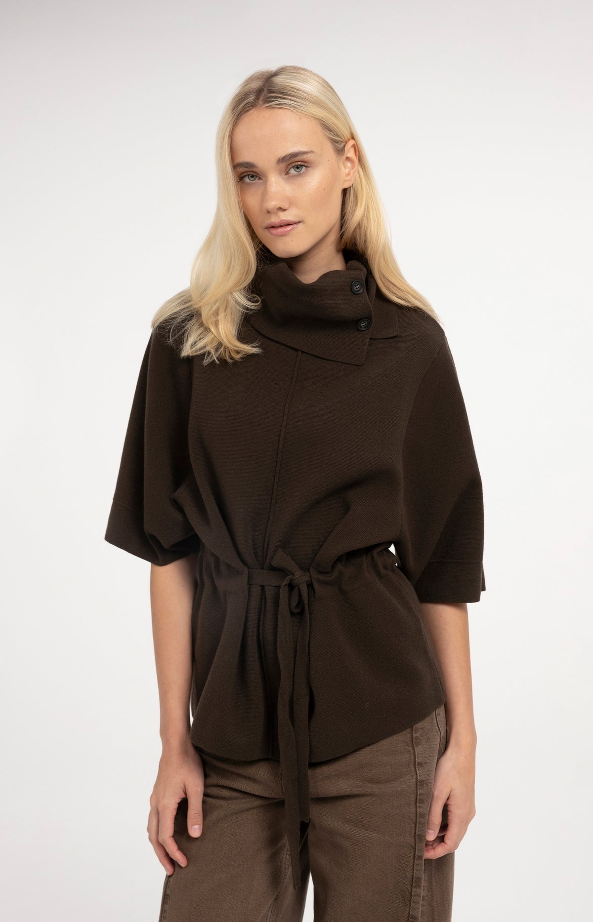 Pull à col montant et ceinture à nouer - Delicioso Brown