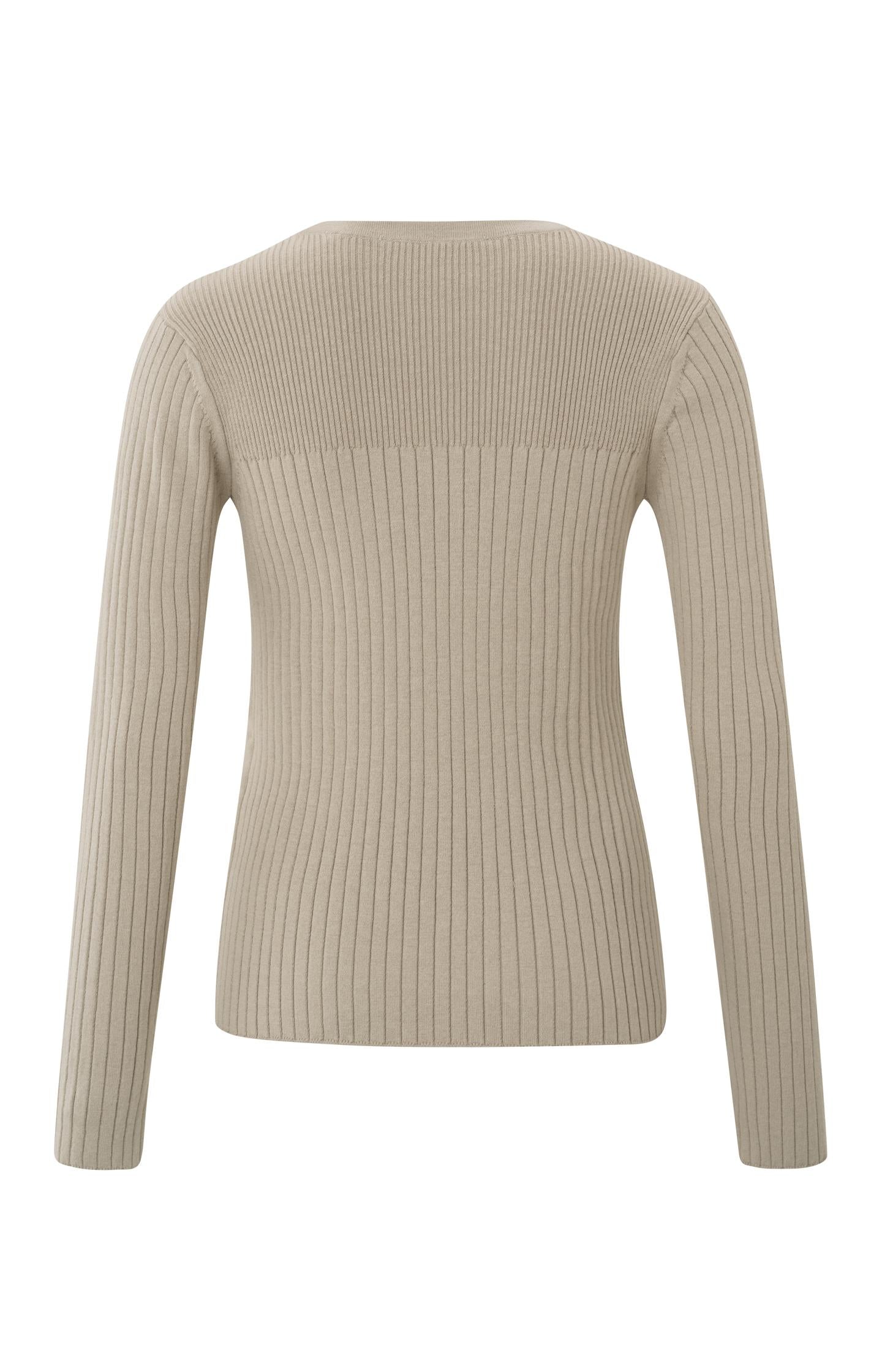 Sweater with removable collar, long sleeves and rib details