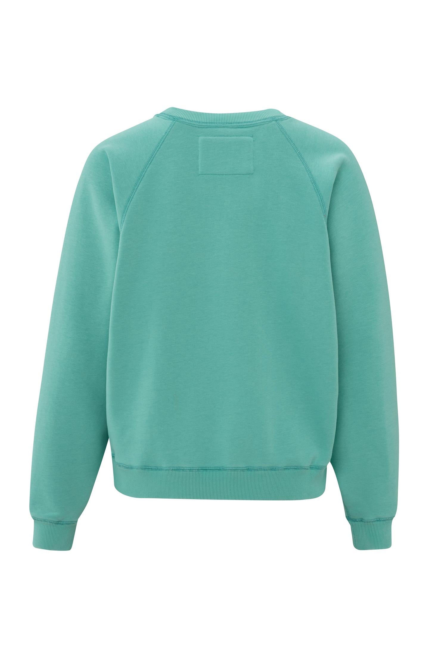 Sweater with round neck and raglan sleeves