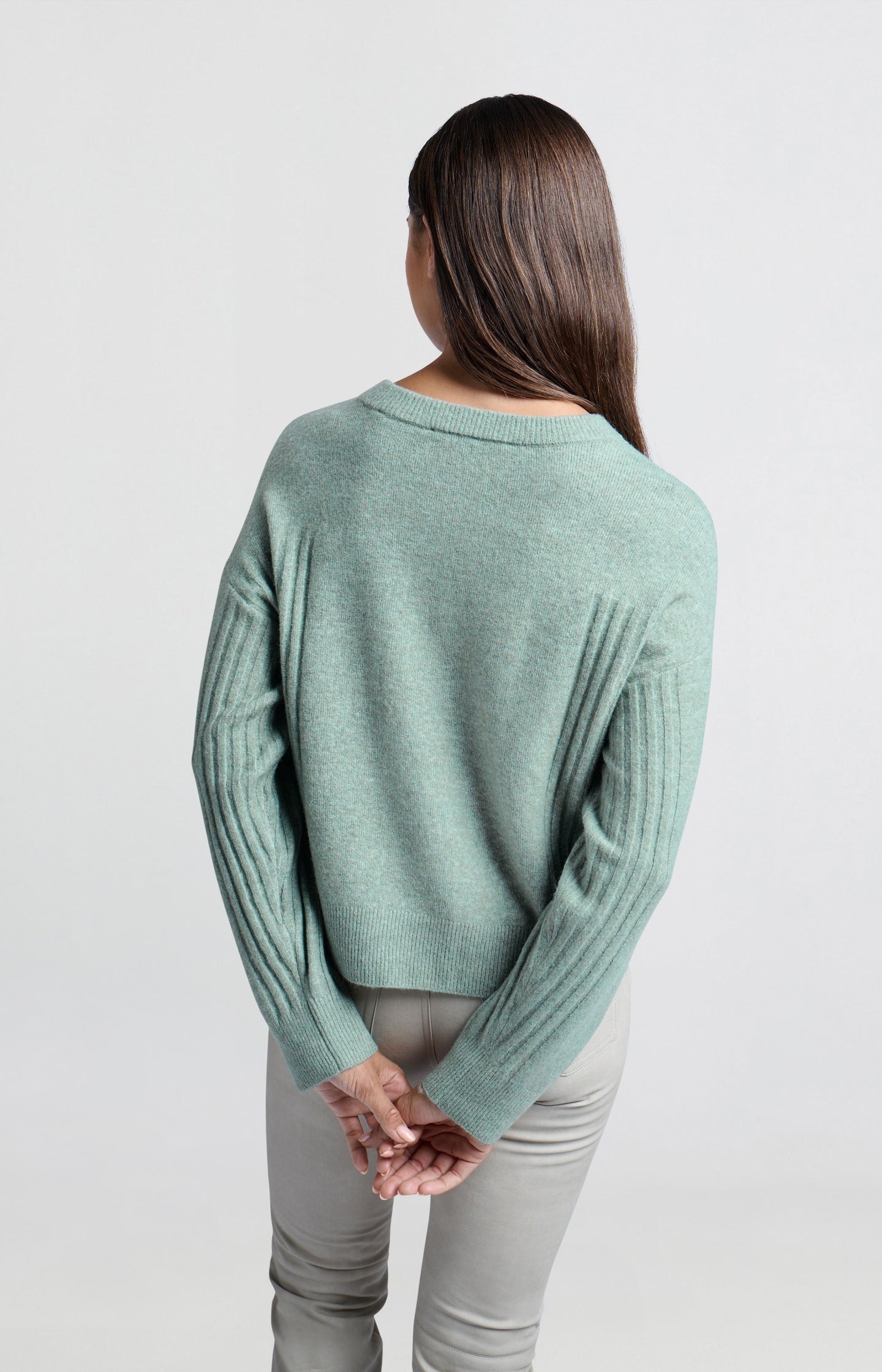 Sweater with round neck, long sleeves and rib detail - Type: lookbook