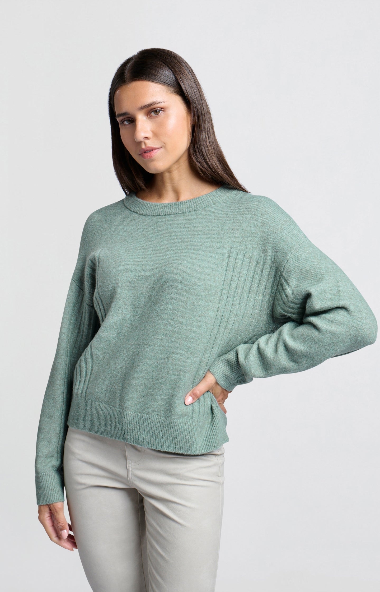 Sweater with round neck, long sleeves and rib detail