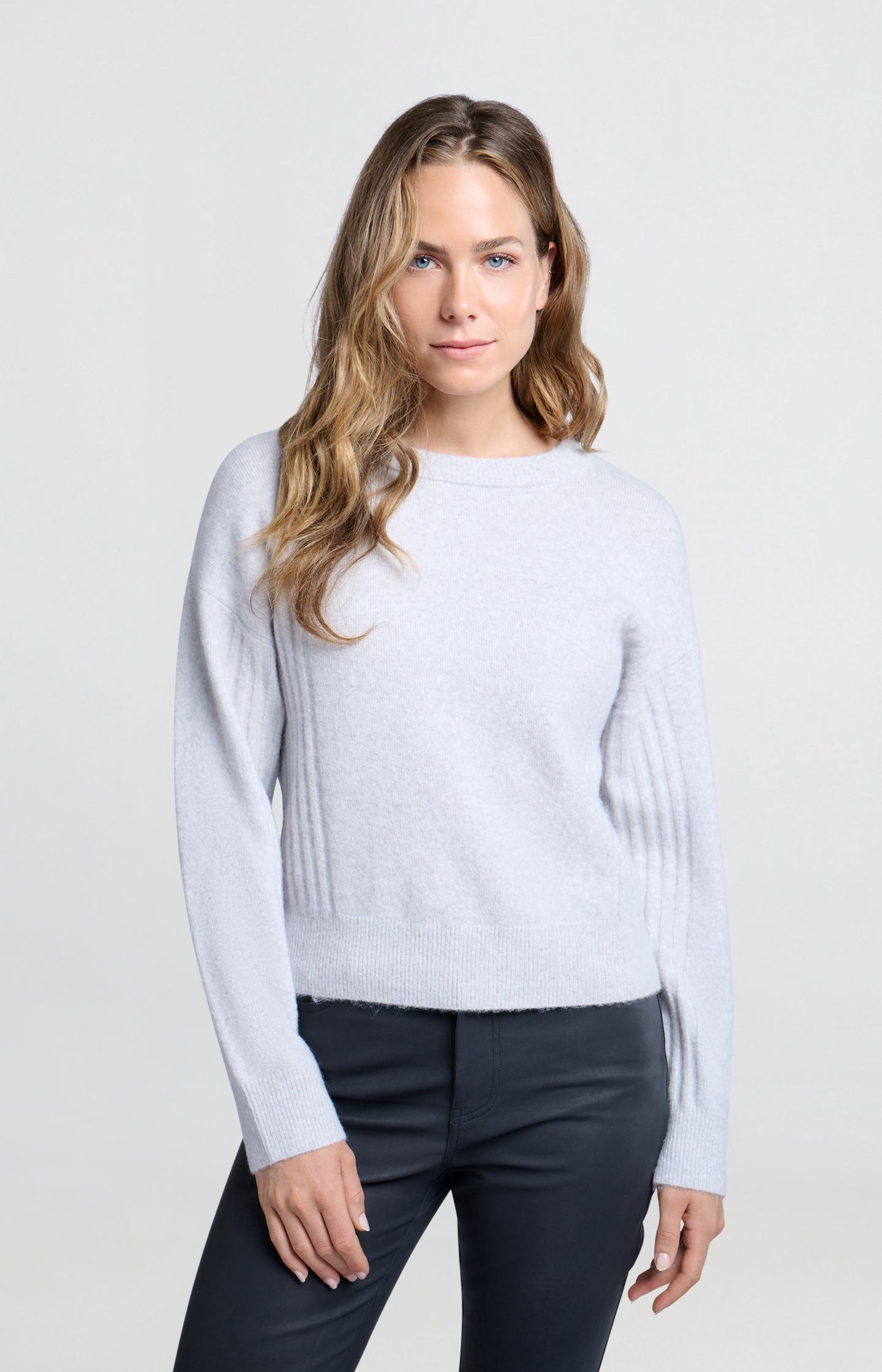 Sweater with round neck, long sleeves and rib detail