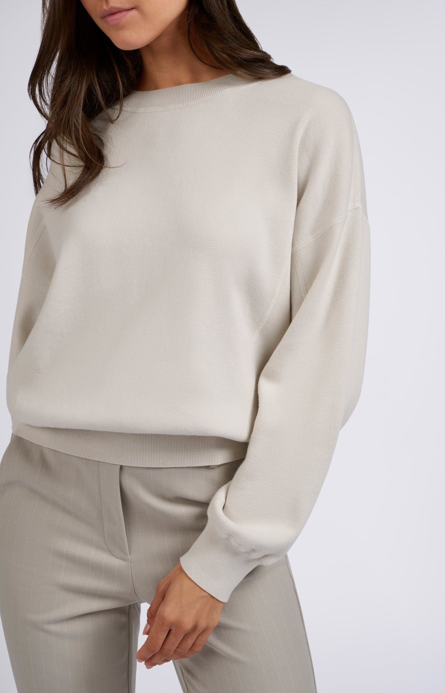 Sweater with round neck, long sleeves and seam details