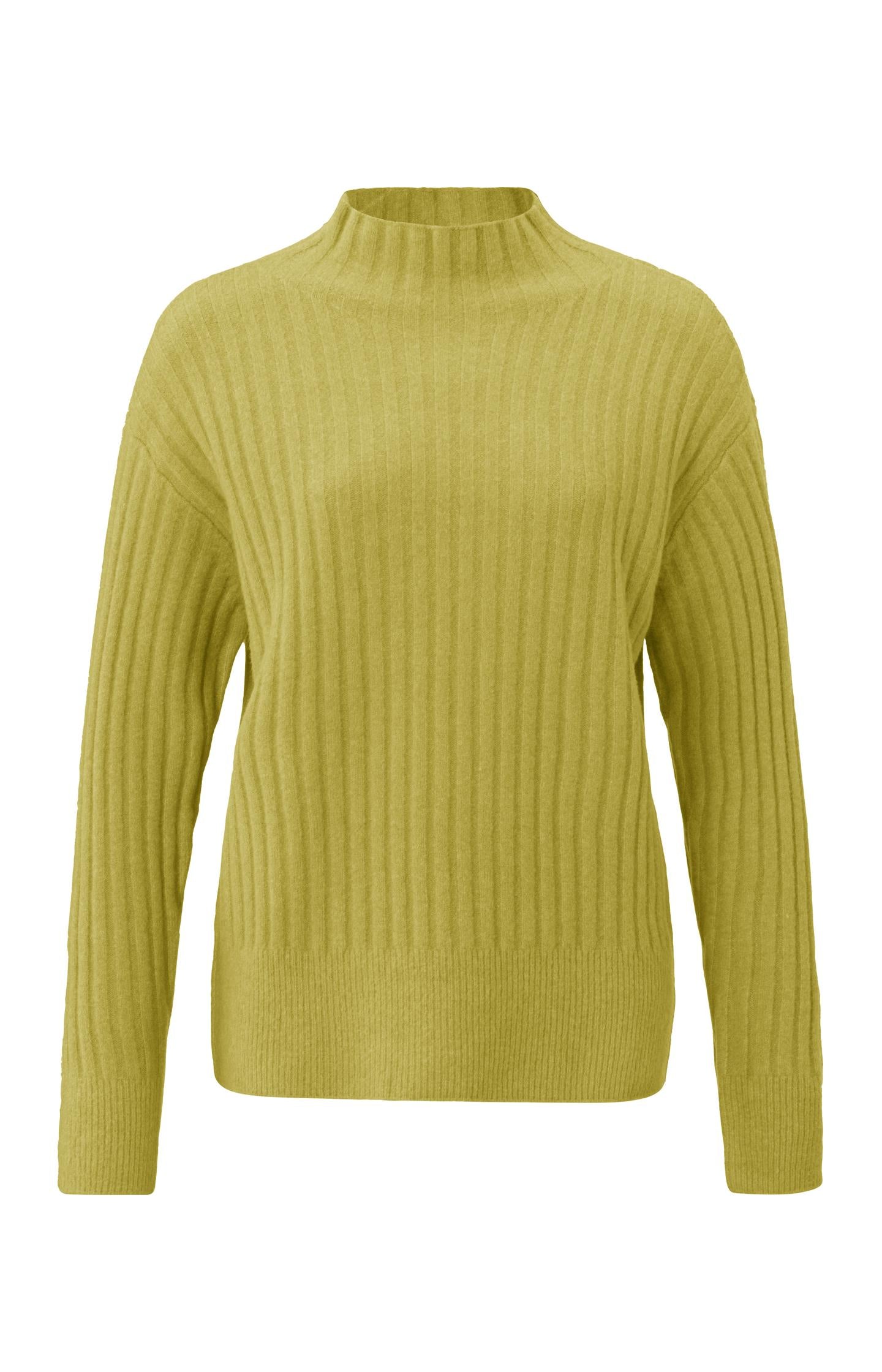 Sweater with turtleneck, long sleeves and ribbed details - Type: product