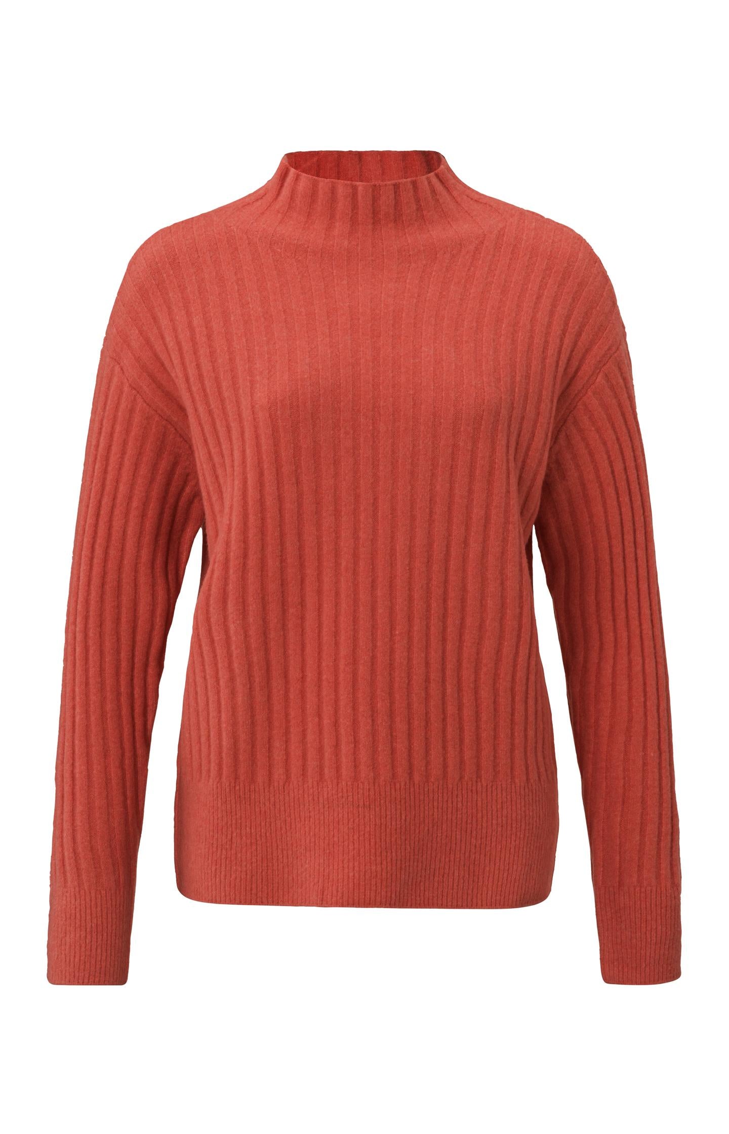 Sweater with turtleneck, long sleeves and ribbed details - Type: product