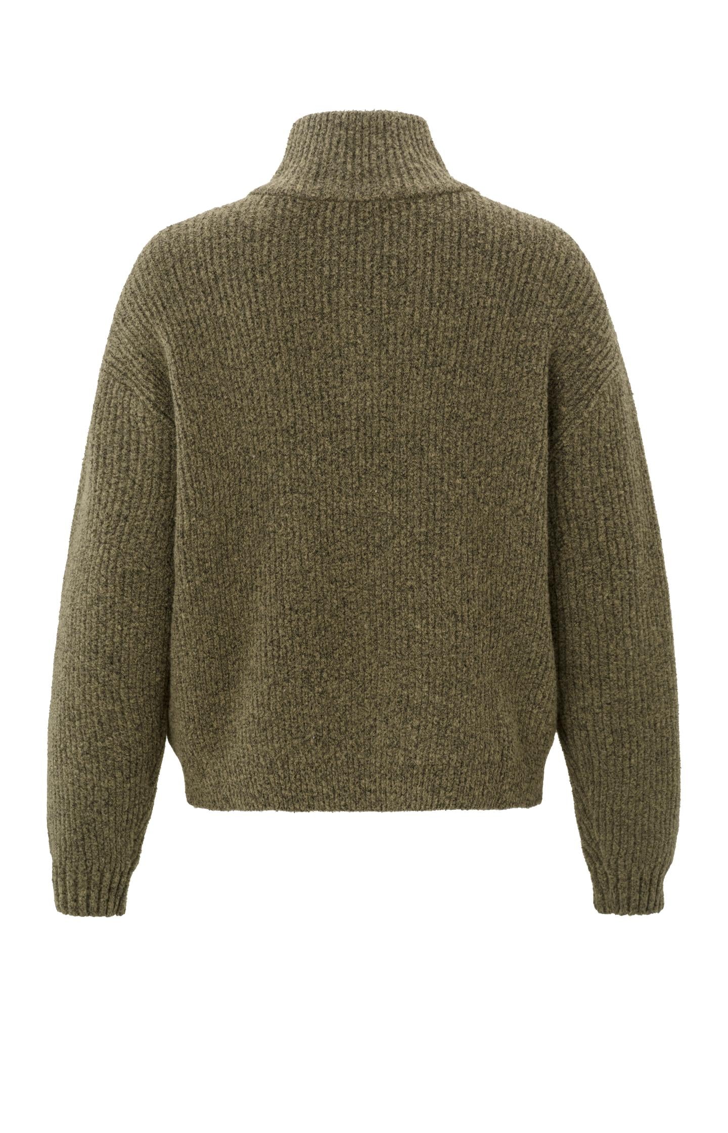 Sweater with turtleneck with zip and long sleeves