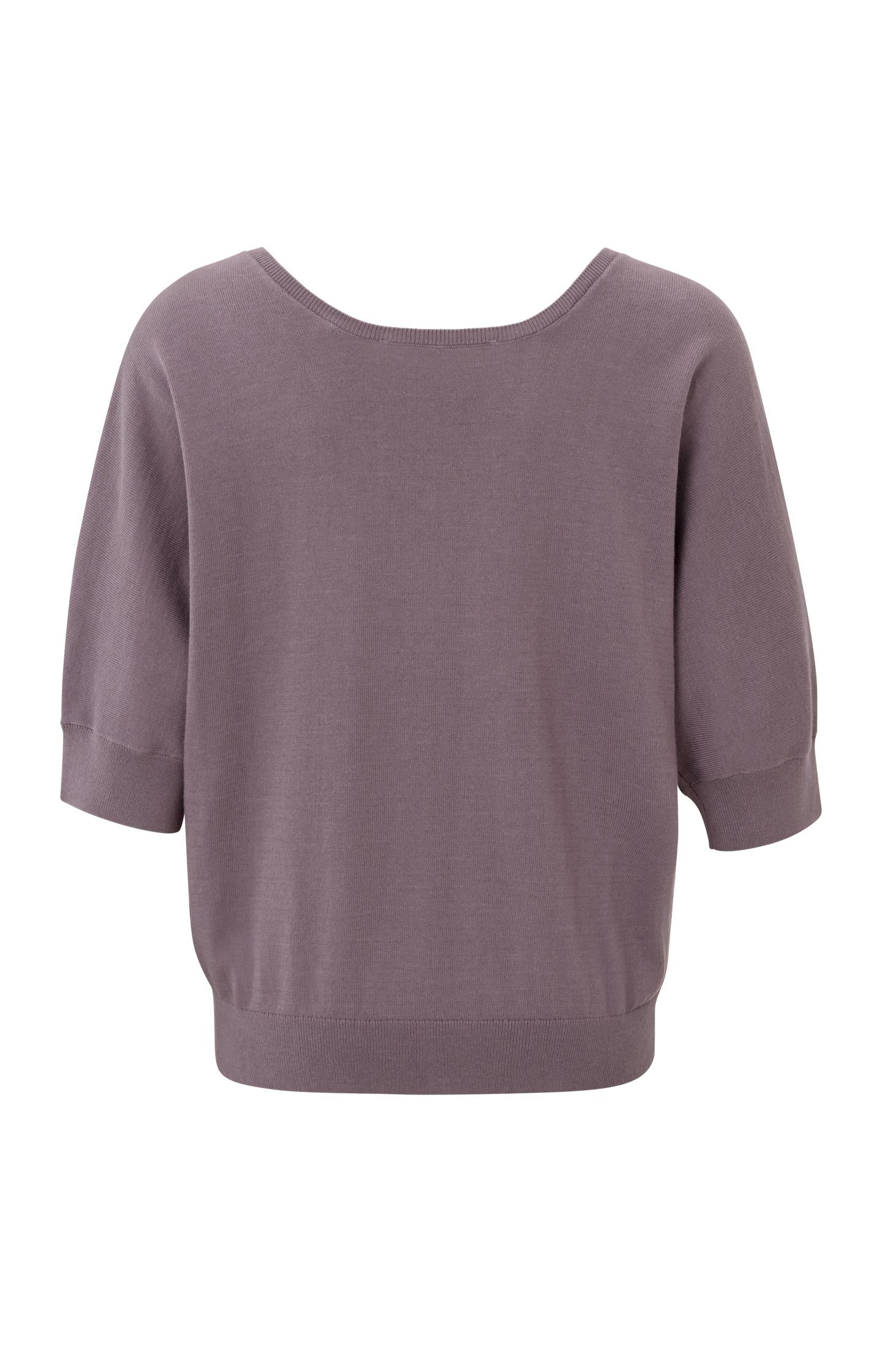 Sweater with V-neck, half long sleeves and ribbed details