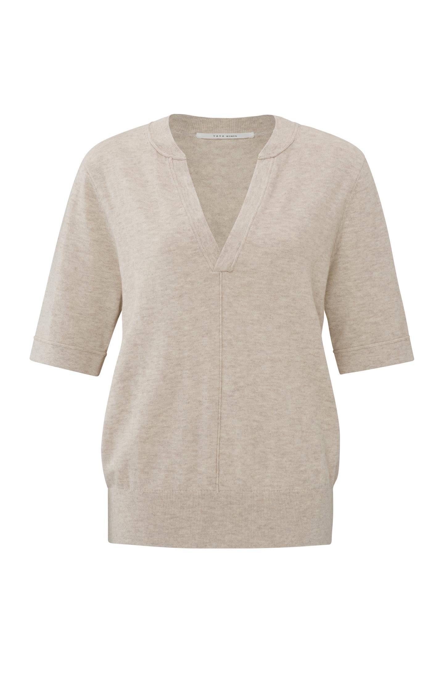 Sweater with V-neck, mid-length sleeves and seam details - Type: product