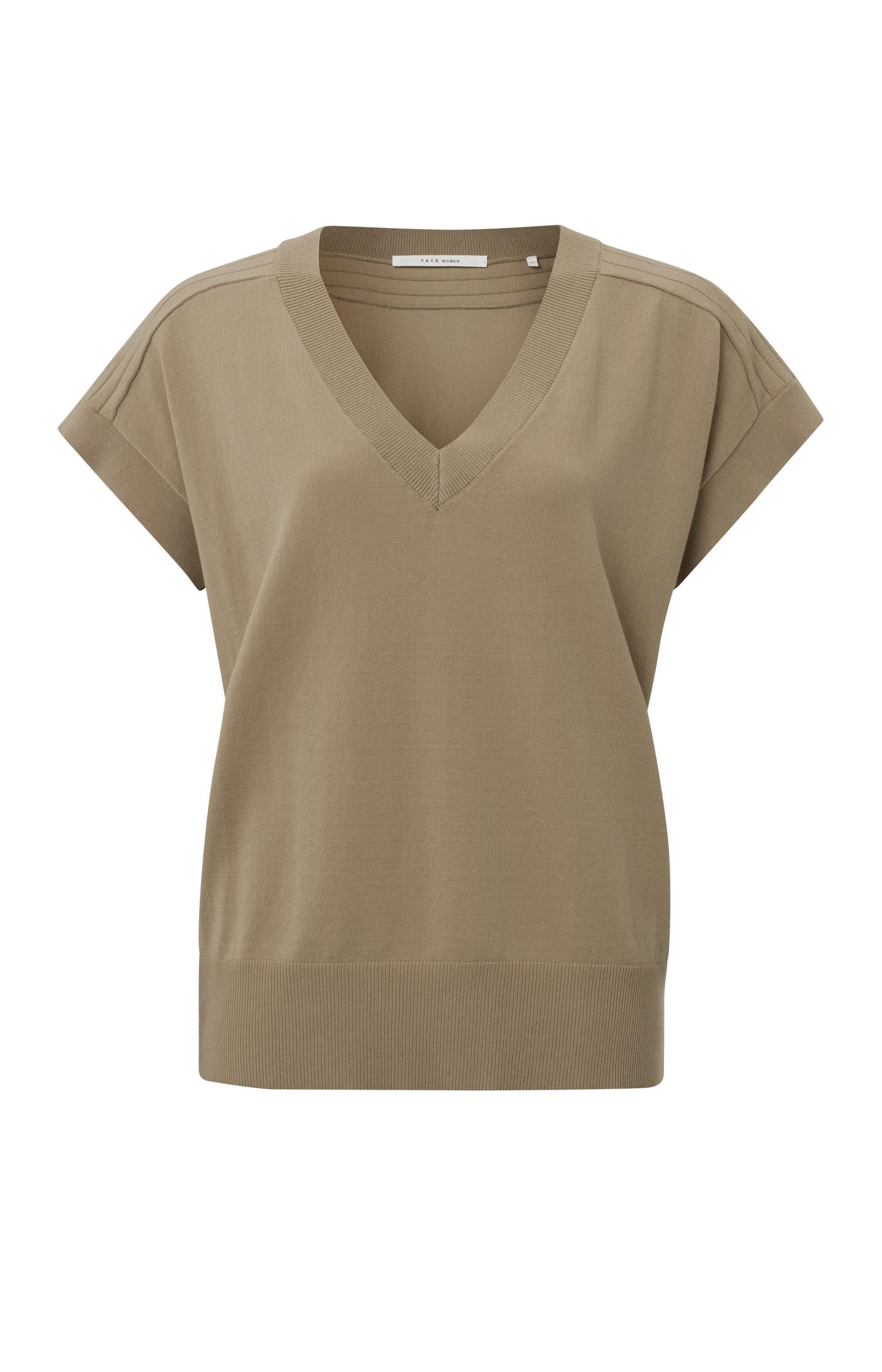 Sweater with V-neck, short sleeves and ribbed details - Type: product