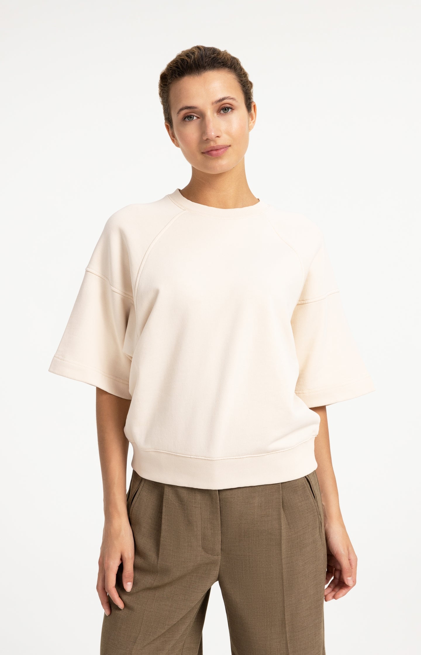 Sweatshirt with short raglan sleeves - Type: lookbook