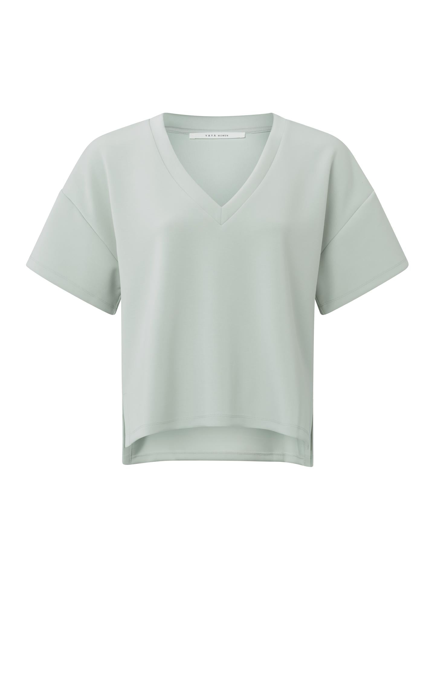 Sweatshirt with V-neck, wide short sleeves in a wide fit - Type: product