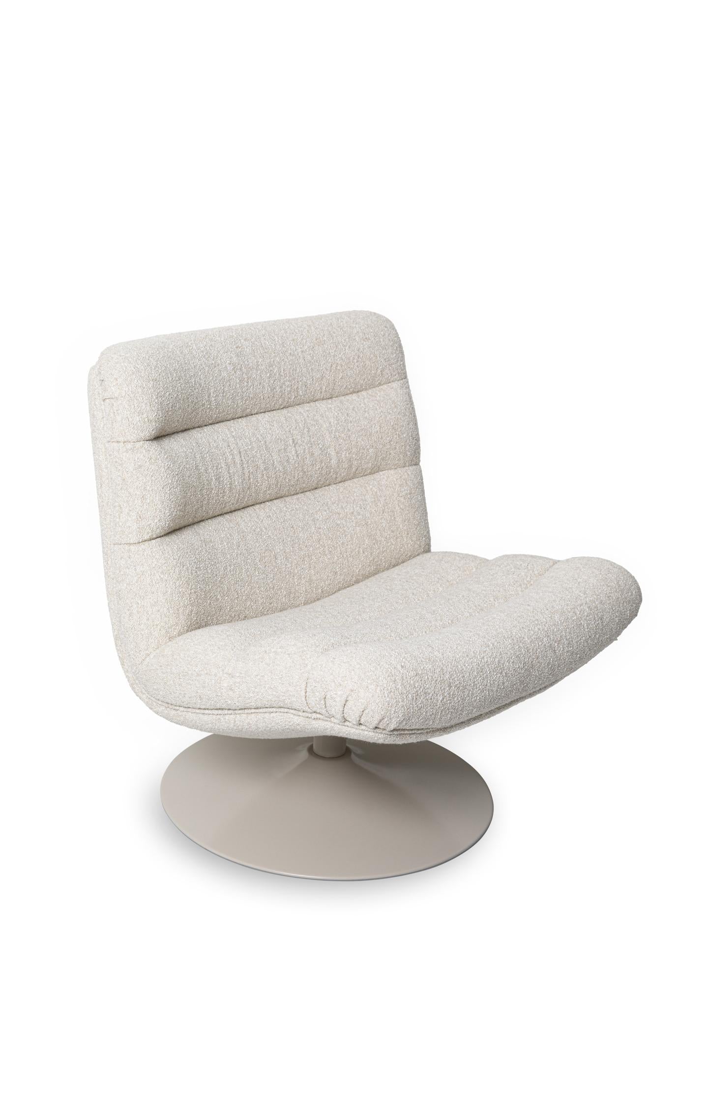 Swivel chair with round base