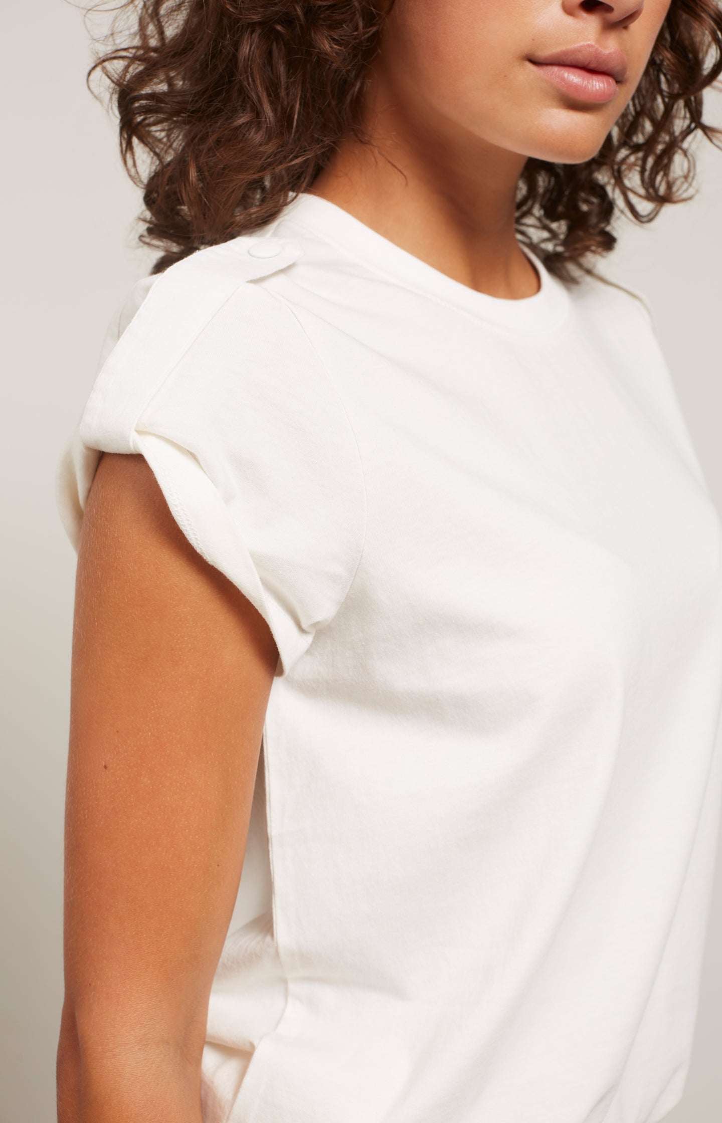 T-shirt with crewneck, short sleeves and shoulder detail