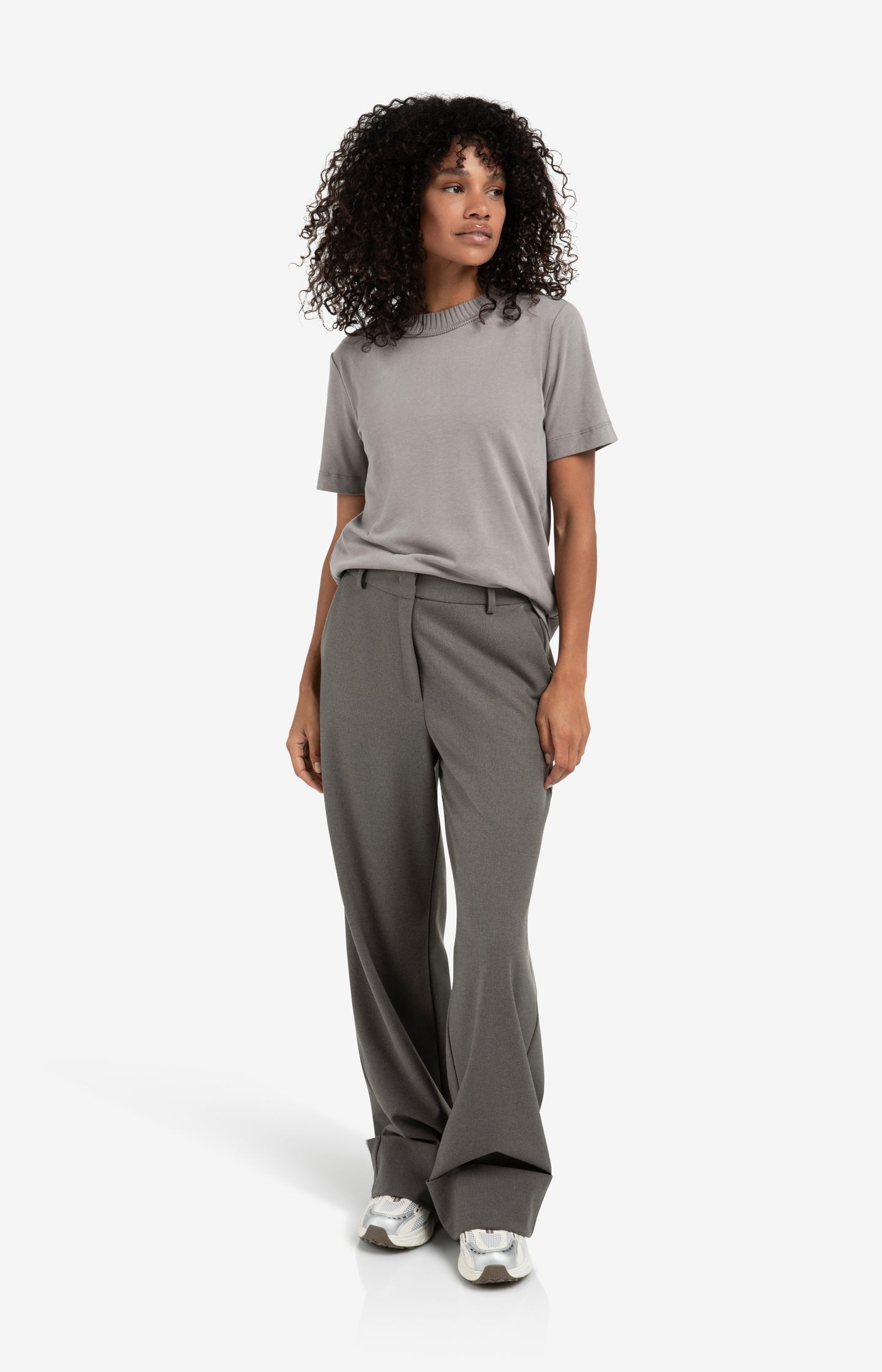 T-shirt with knitted neckline and short sleeves - Type: lookbook