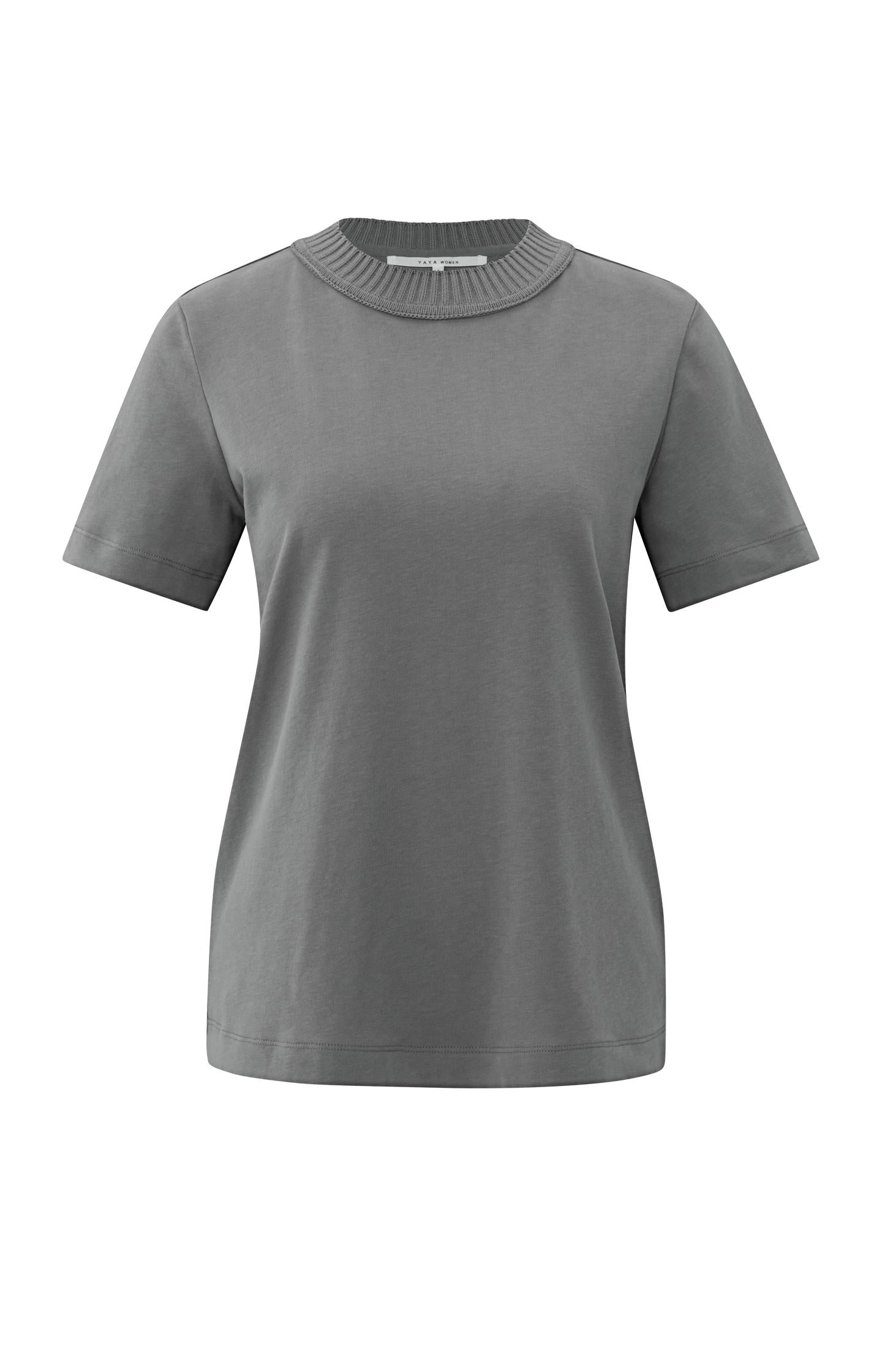 T-shirt with knitted neckline and short sleeves - Type: product