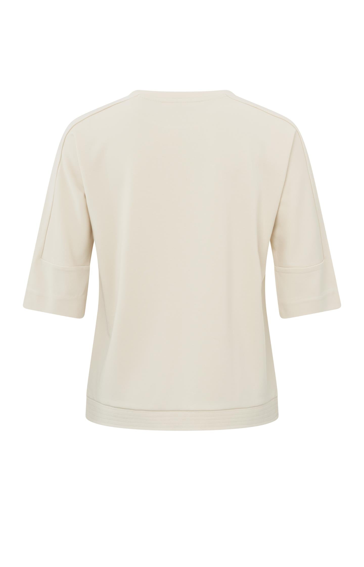 T-shirt with round neck and half long detailed sleeve