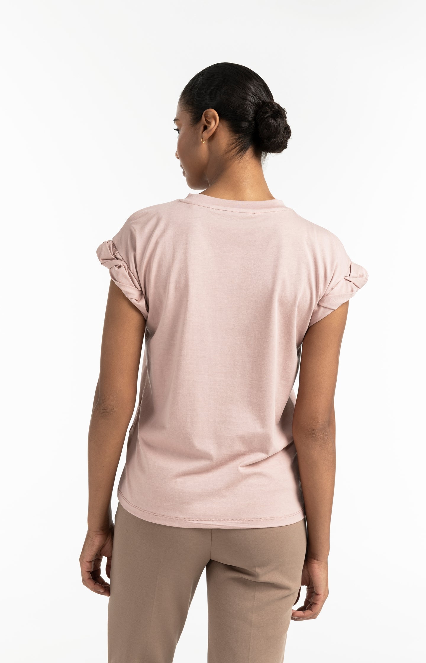 T-shirt with round neck and pleated, rolled-up sleeves - Type: lookbook