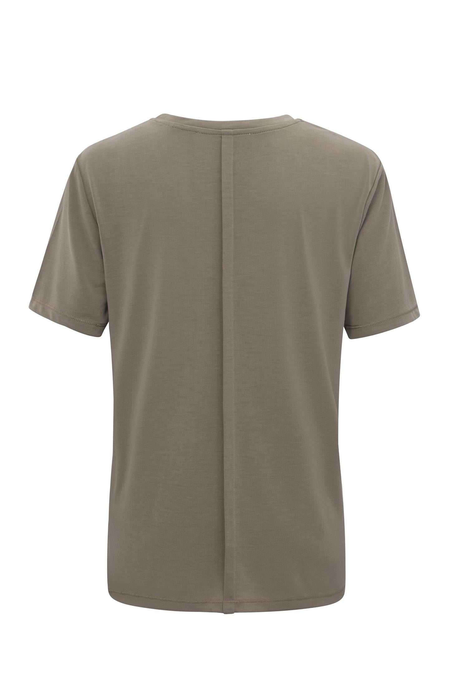 T-shirt with round V-neck and short sleeves in regular fit