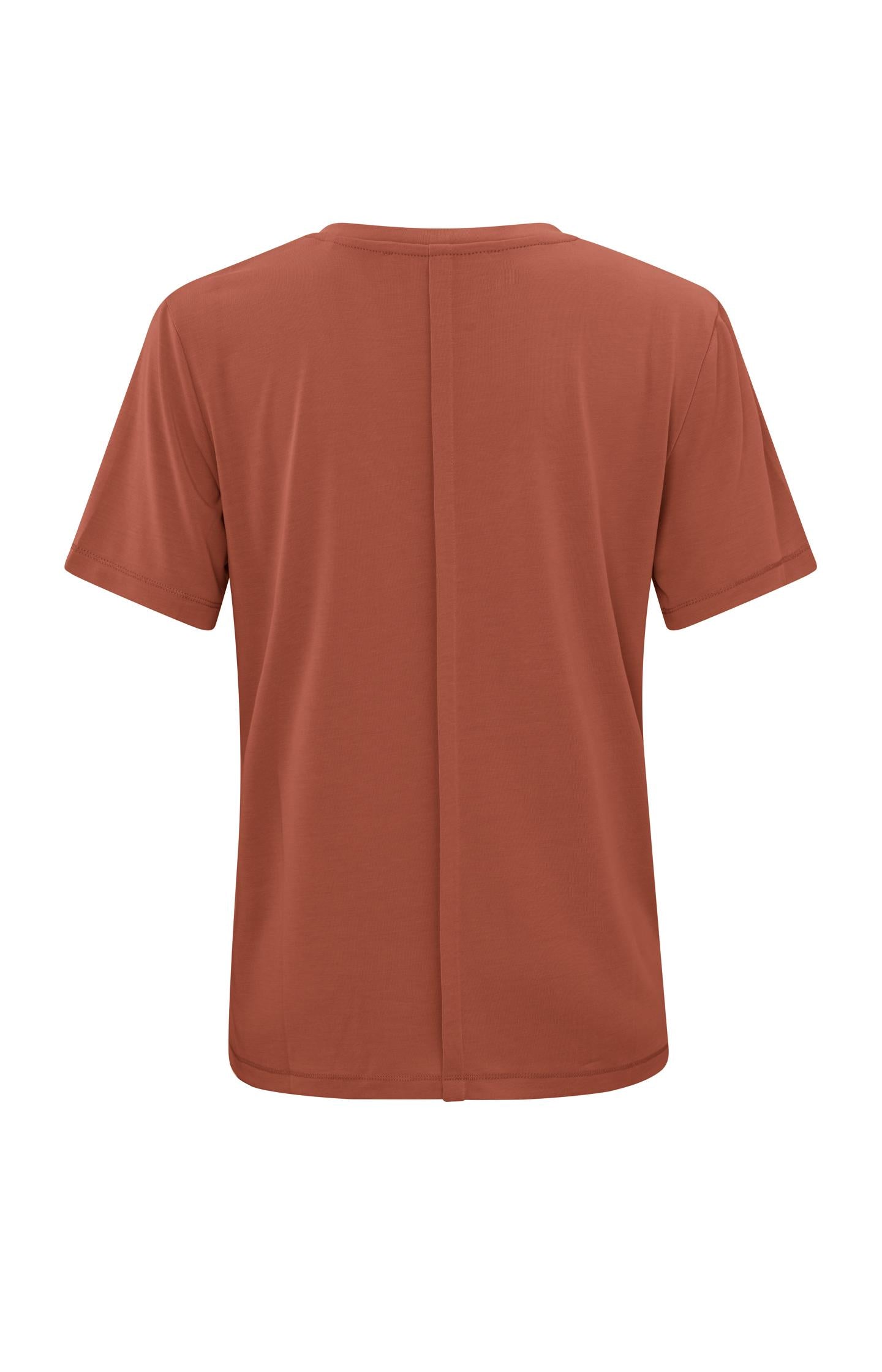 T-shirt with rounded V-neck and short sleeves in regular fit