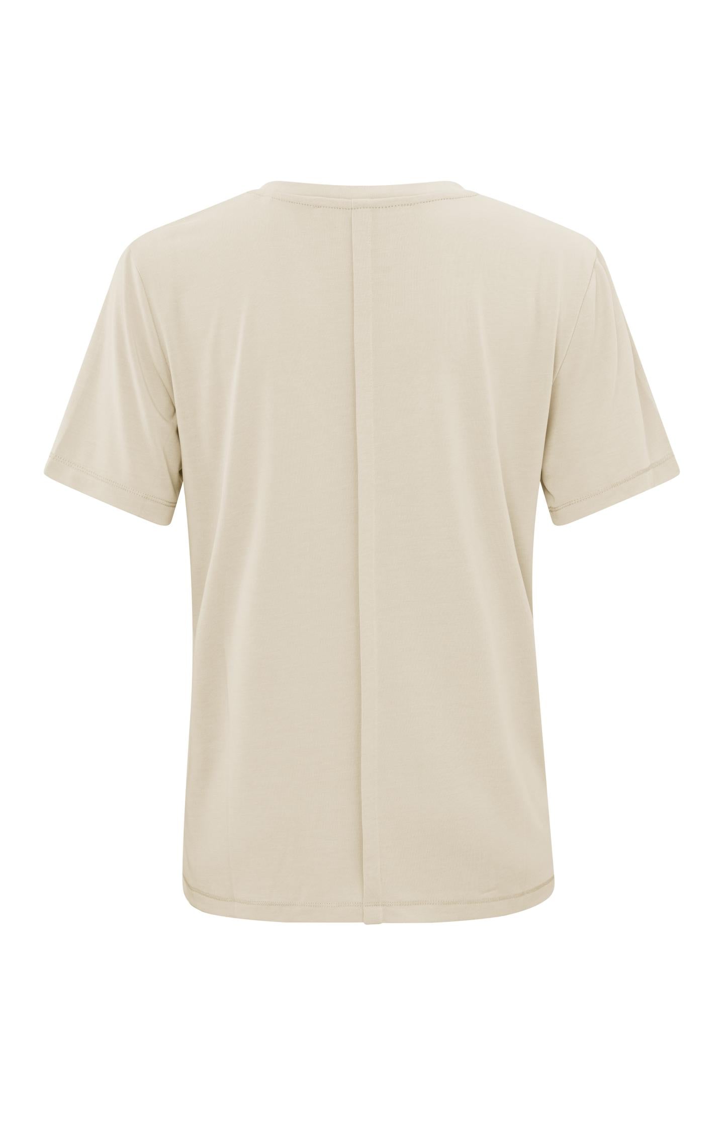 T-shirt with rounded V-neck and short sleeves in regular fit