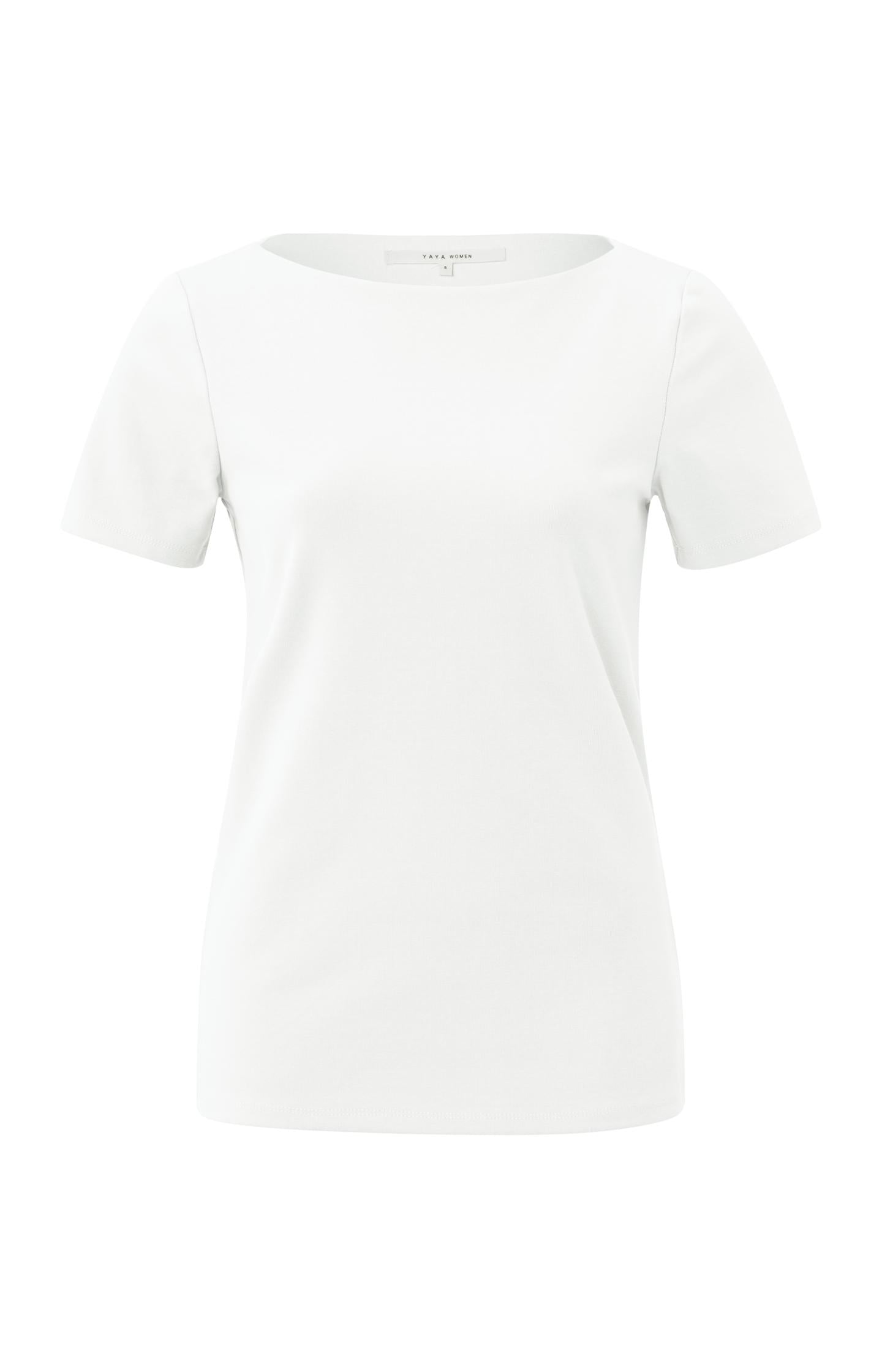 T-shirt with short sleeves and boatneck in regular fit - Type: product