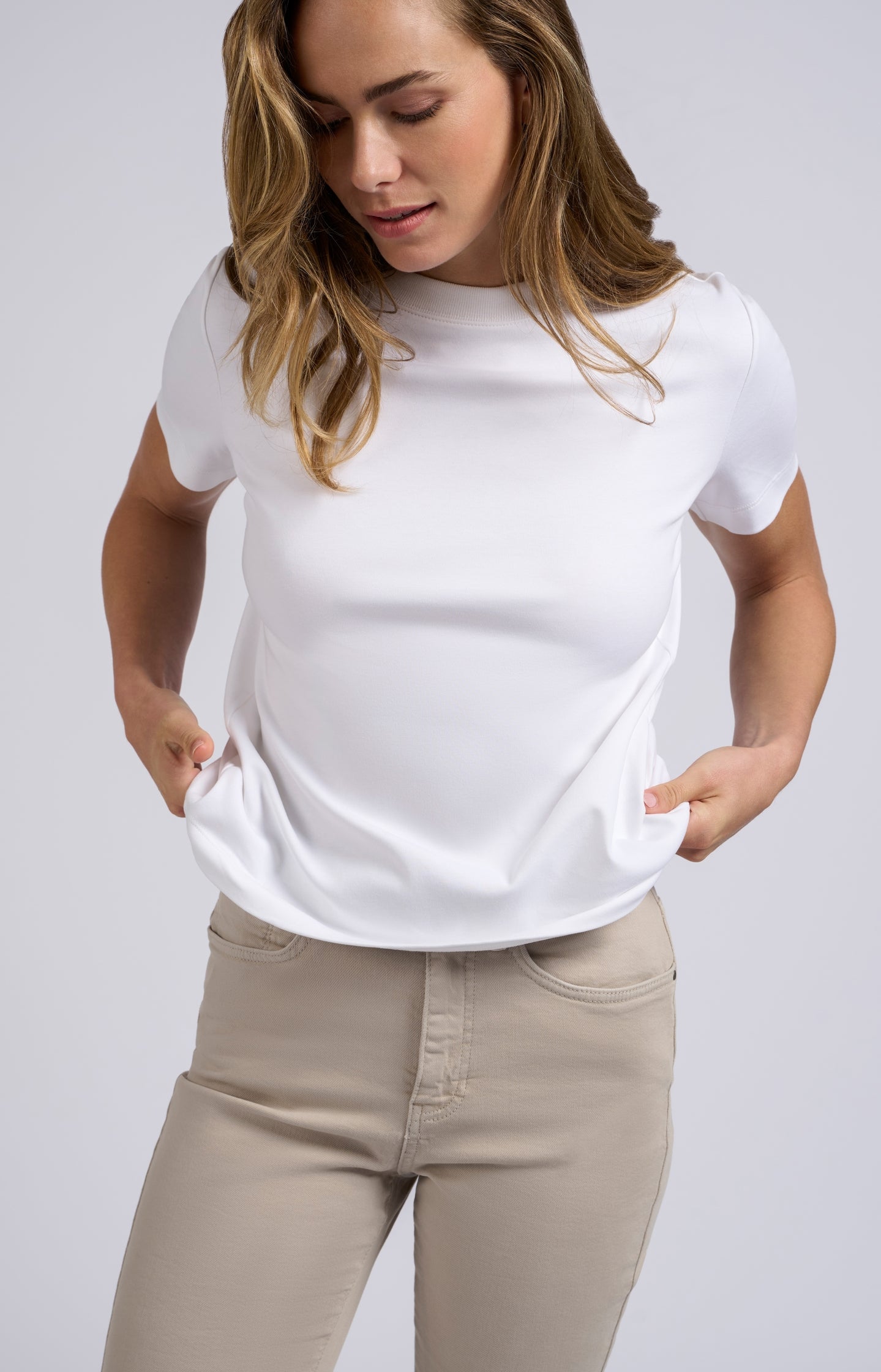 T-shirt with short sleeves, round neck and a relaxed fit