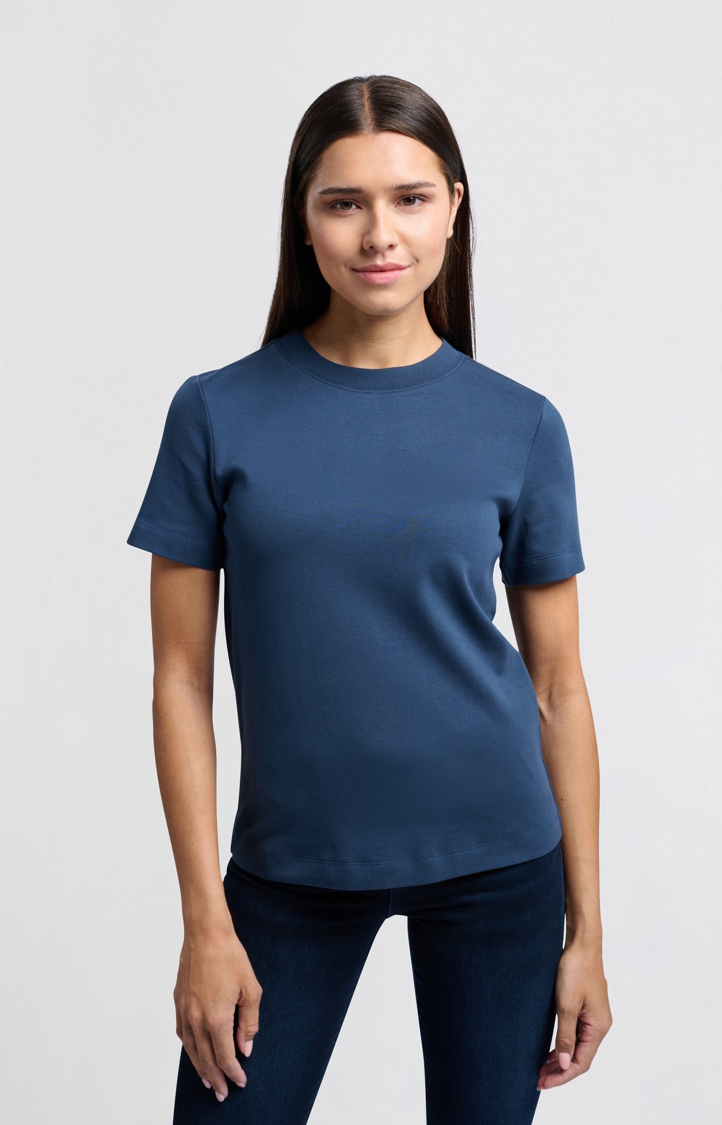 Navy blue t shirt outfit women's online