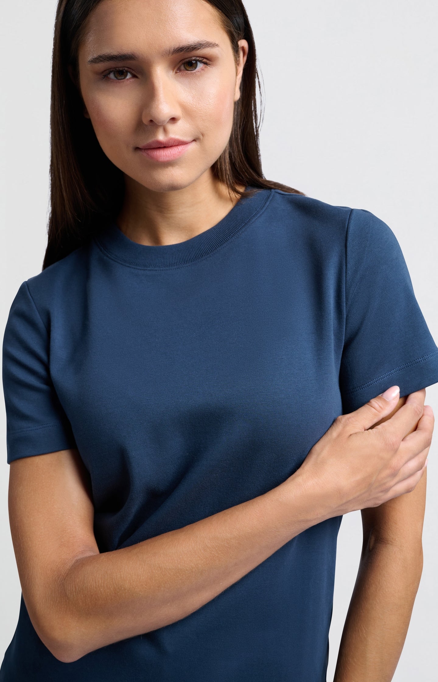 T-shirt with short sleeves, round neck and relaxed fit