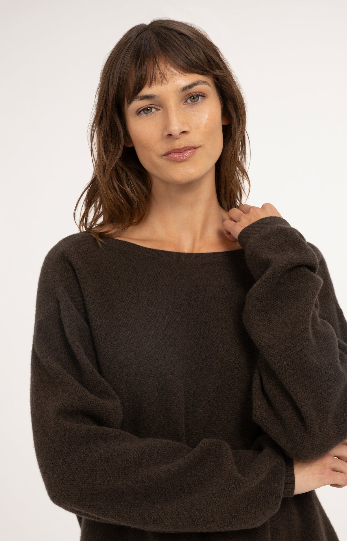 Textured sweater with deep V-neck at back - Delicioso Brown