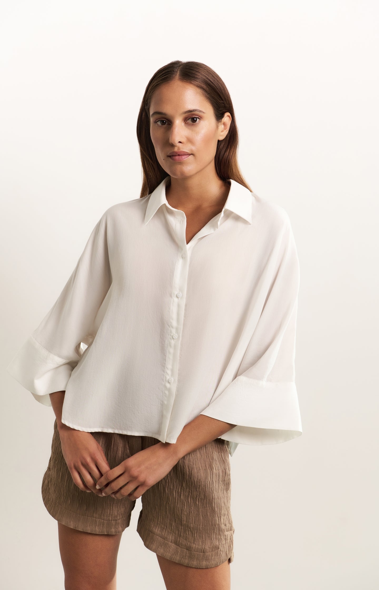 Textured woven shorts with elastic waistband