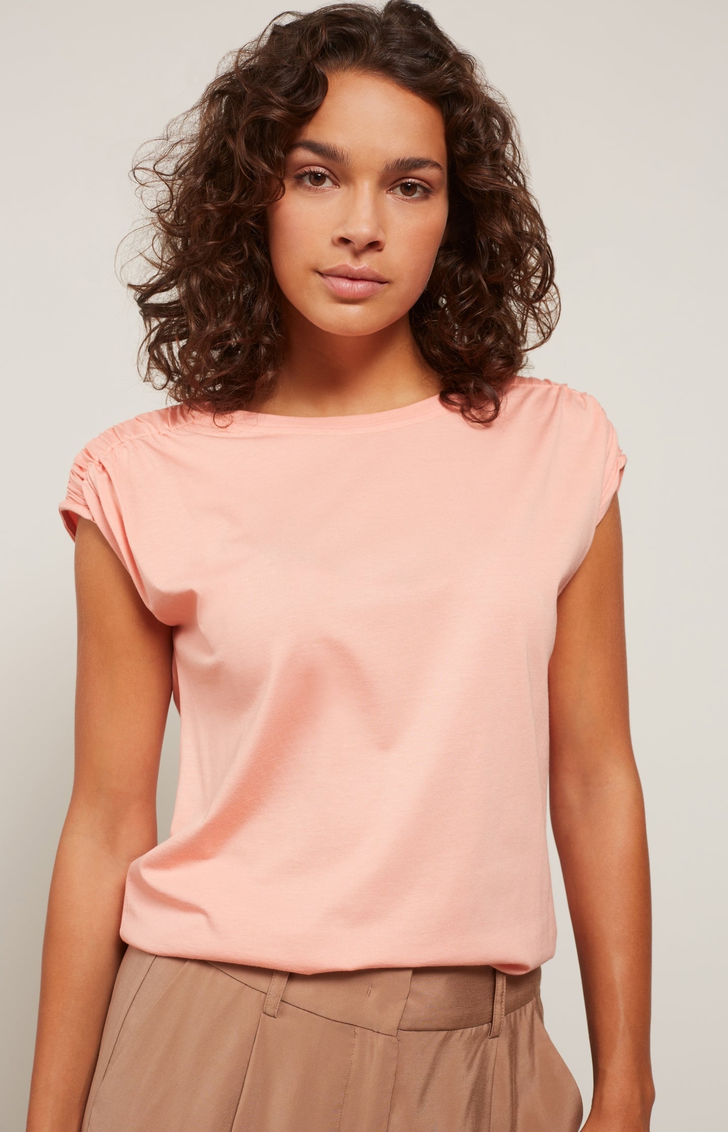 Top with boatneck, cap sleeves and shoulder details - Type: lookbook