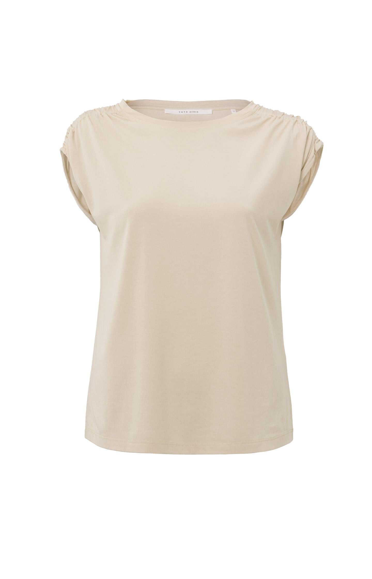 Top with boatneck, cap sleeves and shoulder details - Type: product