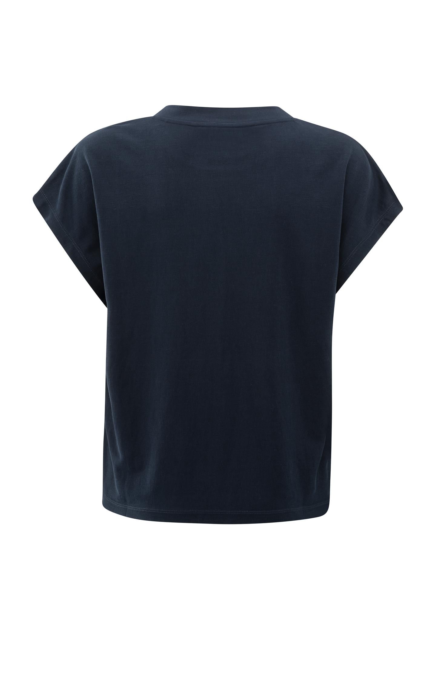 Top with cap sleeves and straight fit - Type: lookbook