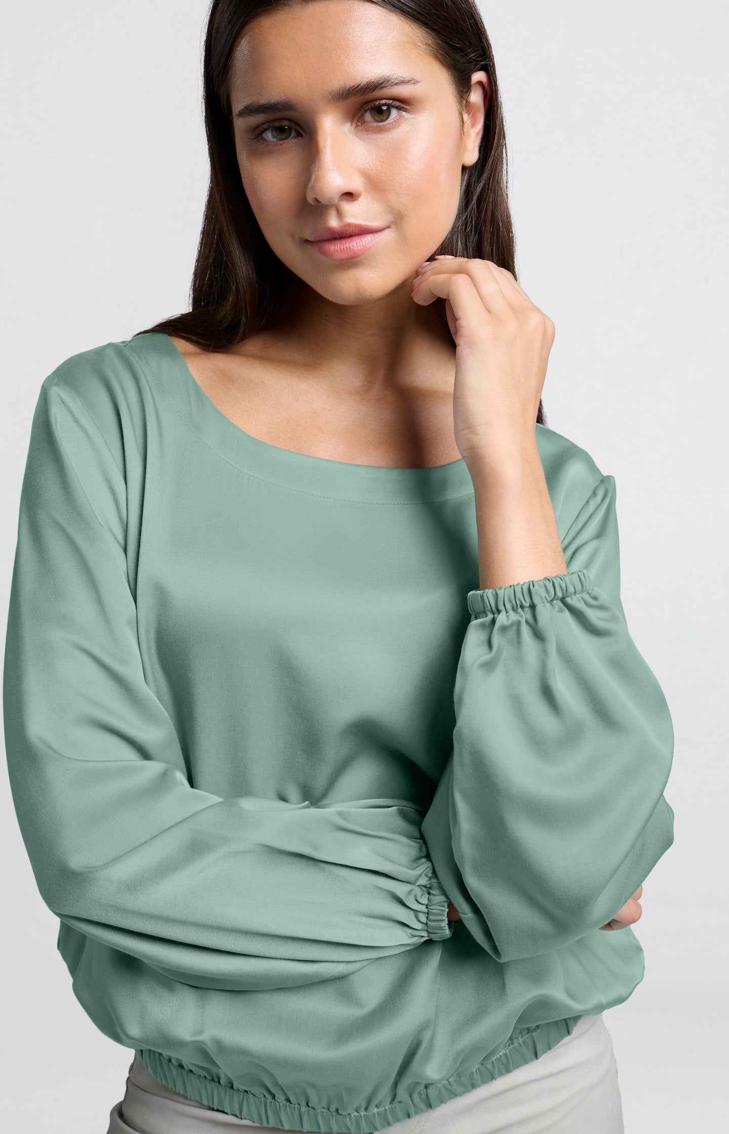 Top with long sleeves, regular fit and a round neck - Type: lookbook