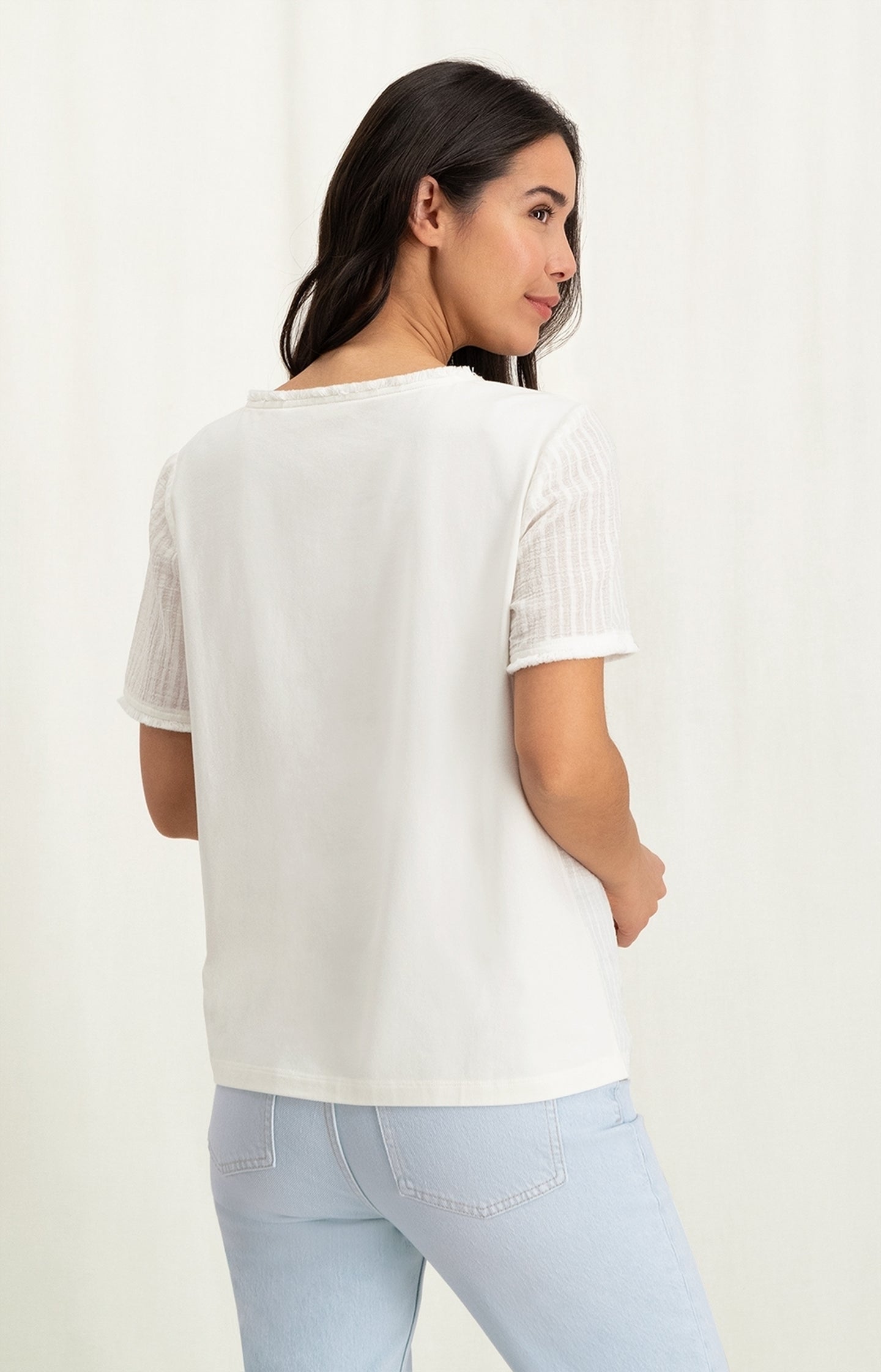 Top with round neck and short sleeves with fringes in cotton - Ivory White